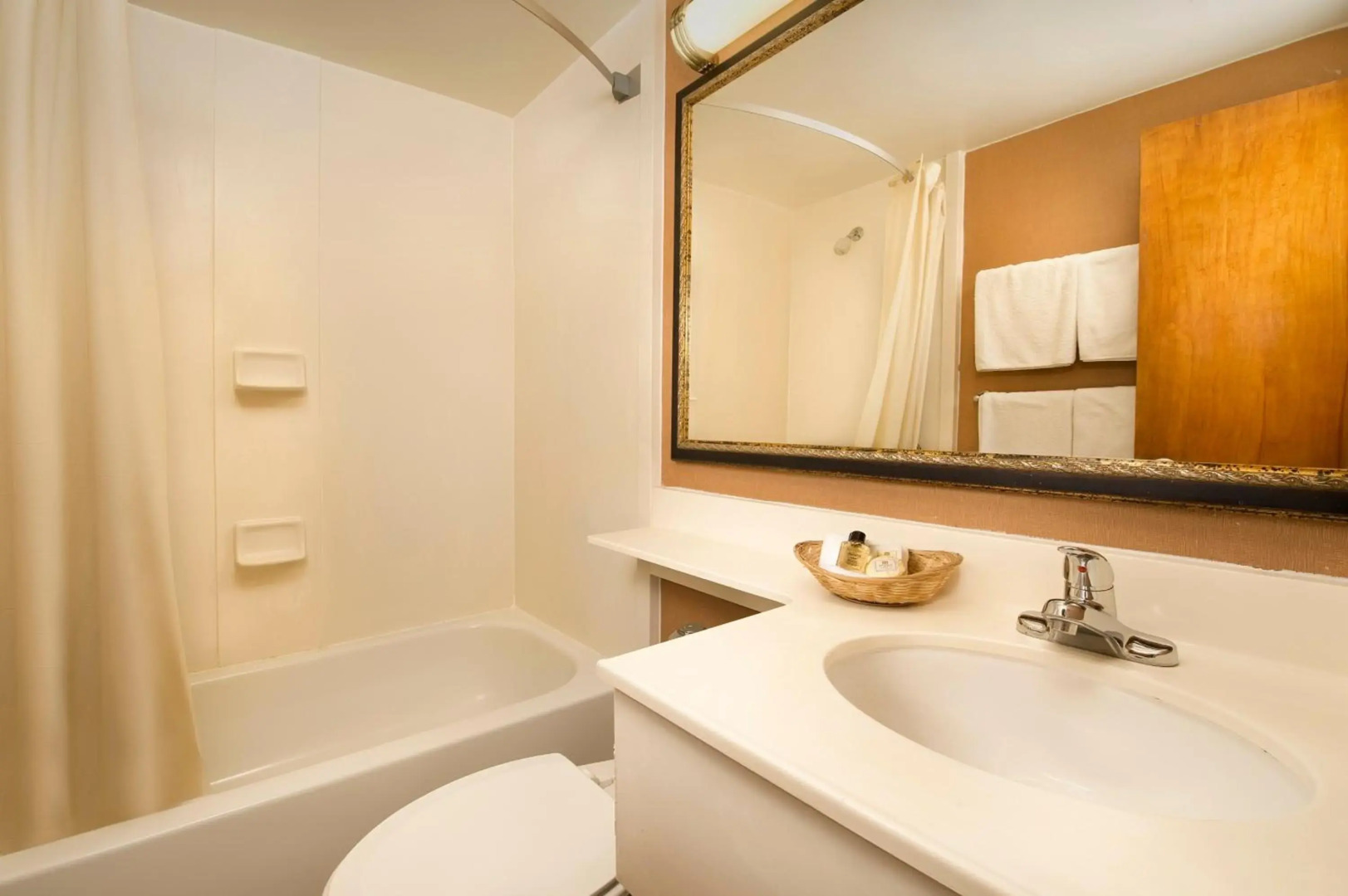 American Inn Of Bethesda