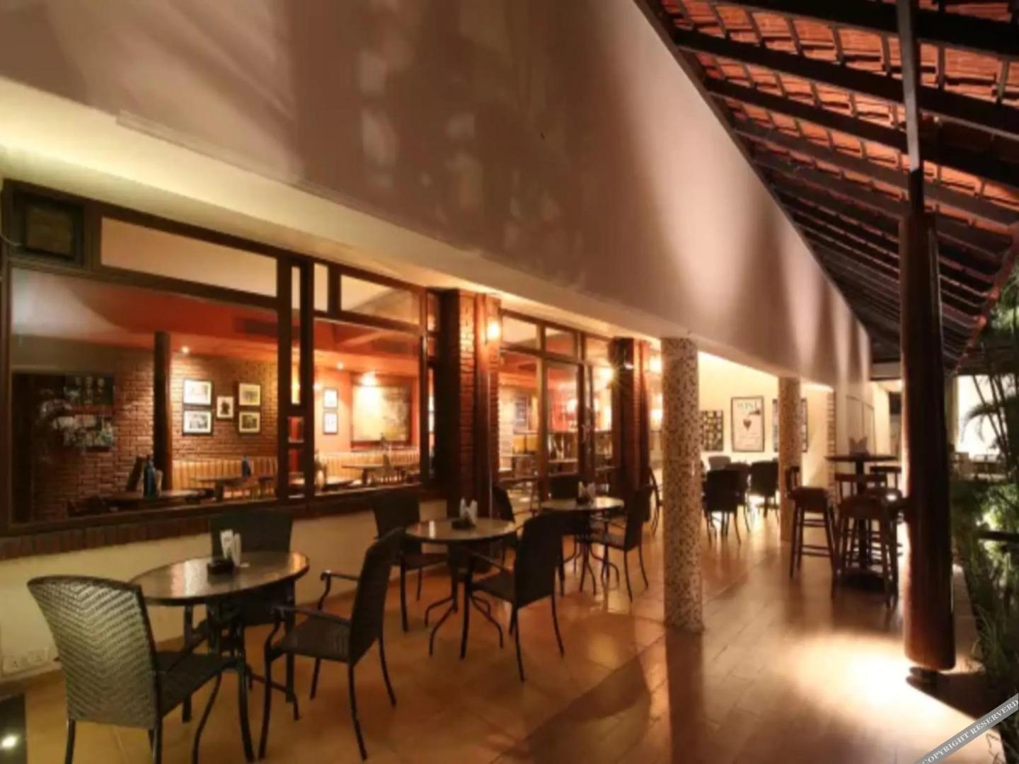 Kwality's Motel Shiraz