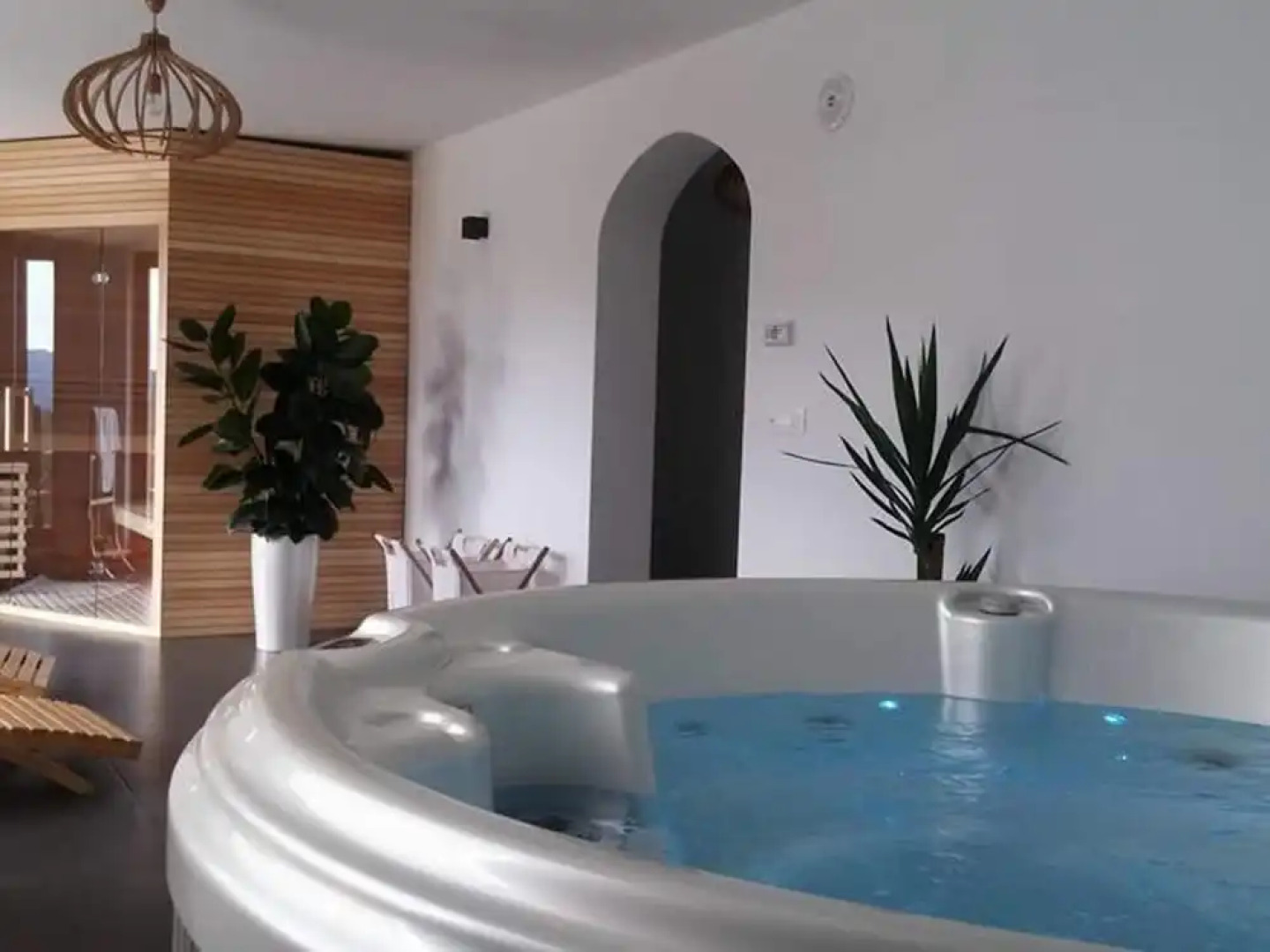 Secluded Holiday Home with Hot Tub in Kozji Vrh