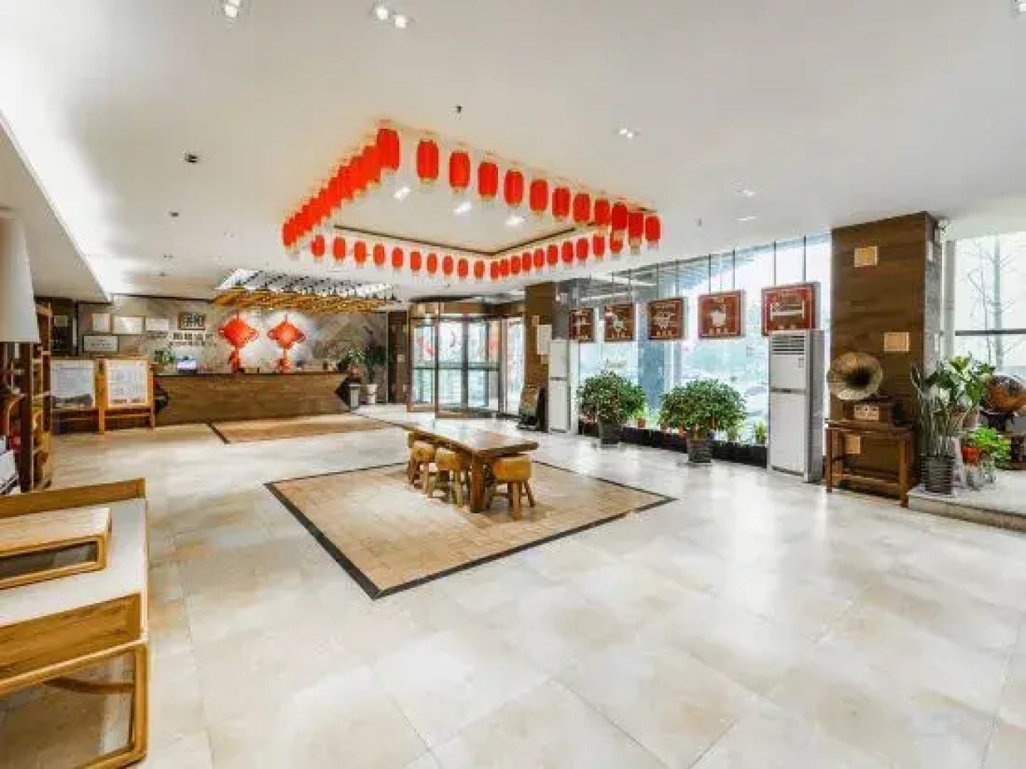 Phoenix Hot Spring Taibai Impression Resort