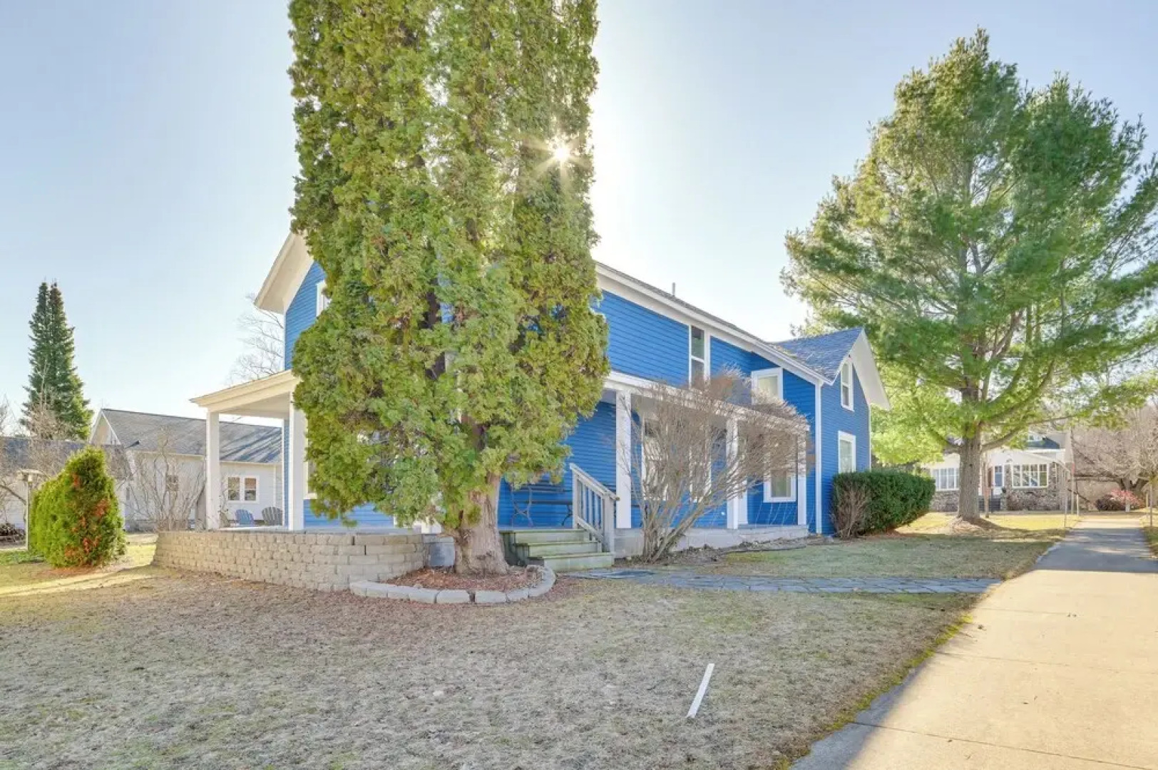 Steps to Dtwn! Suttons Bay Retreat Near Wine Trail