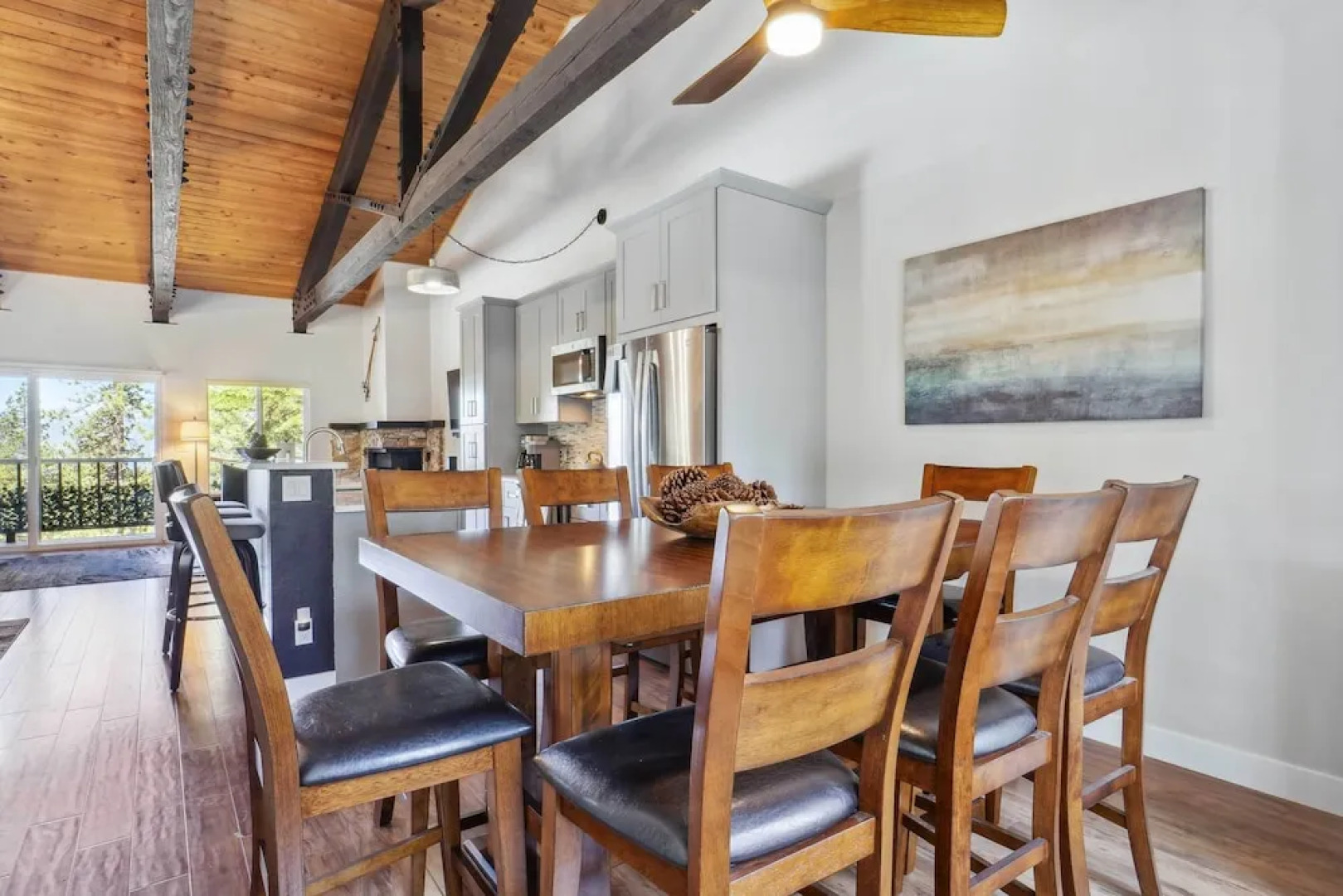 10 Mi to Palisades Tahoe! Condo w/ Game Room