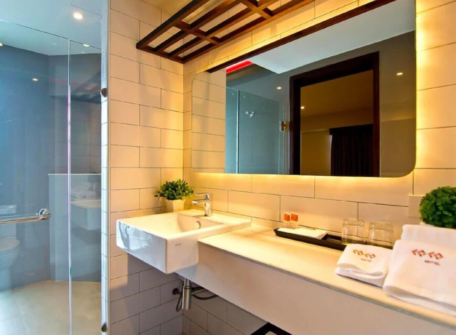 RedDoorz Premium Coco Hotel