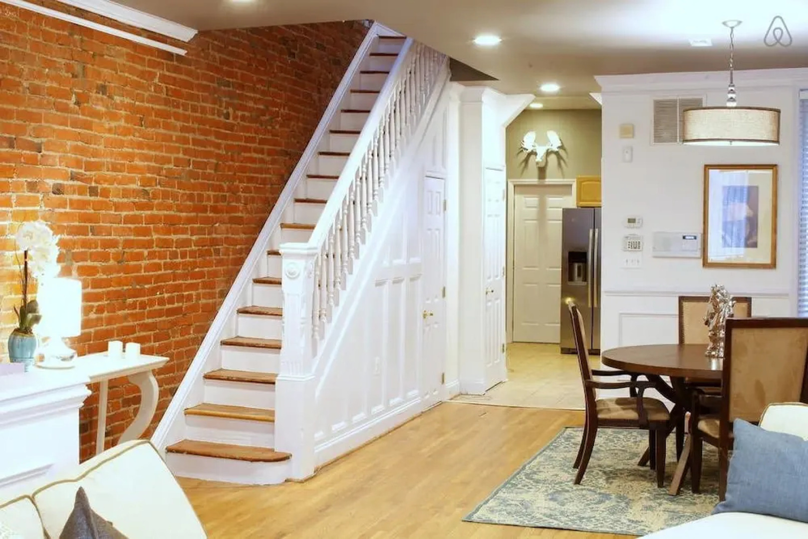 Modernized DC Rowhome in city-center