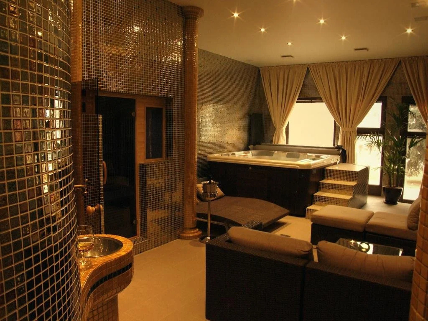 Boutique Hotel Empress