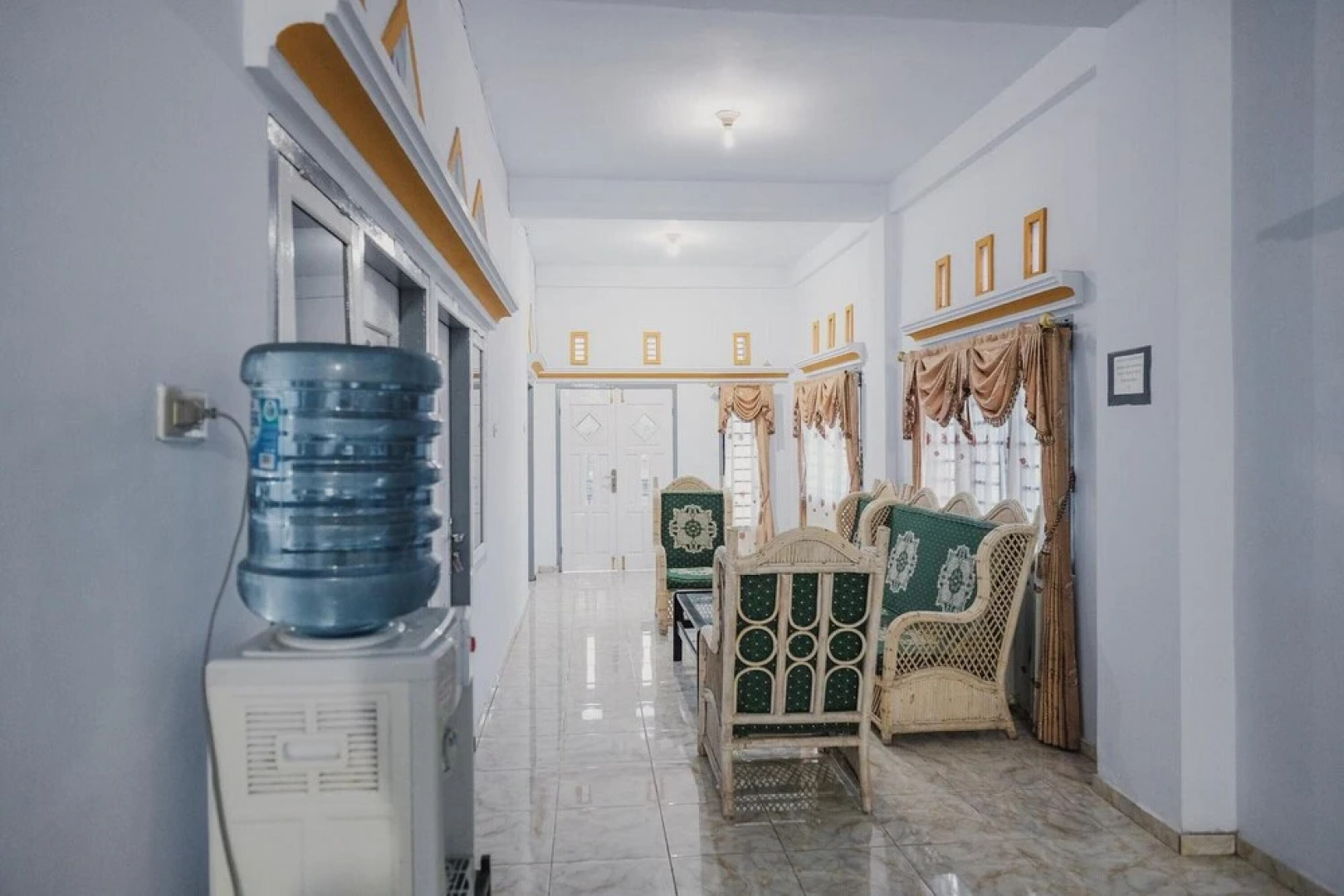 Hotel Umro by RedDoorz