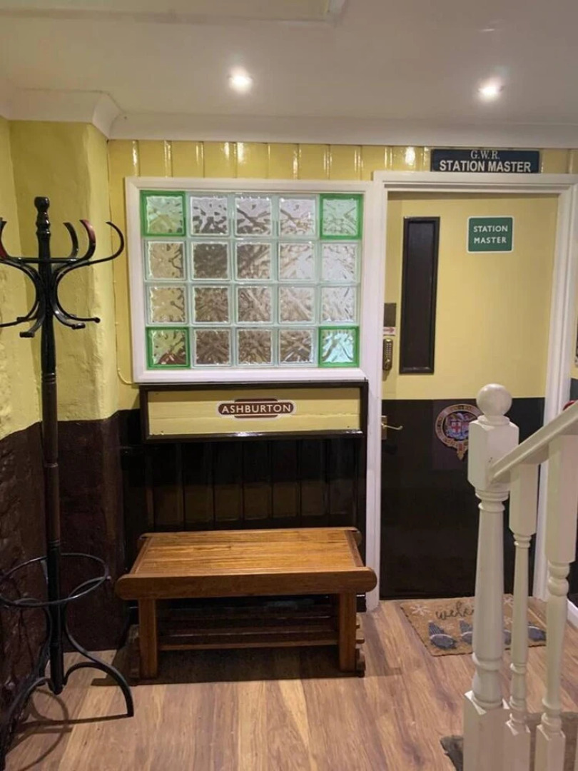 Historical GWR Building - Charming 1 bed Apartment