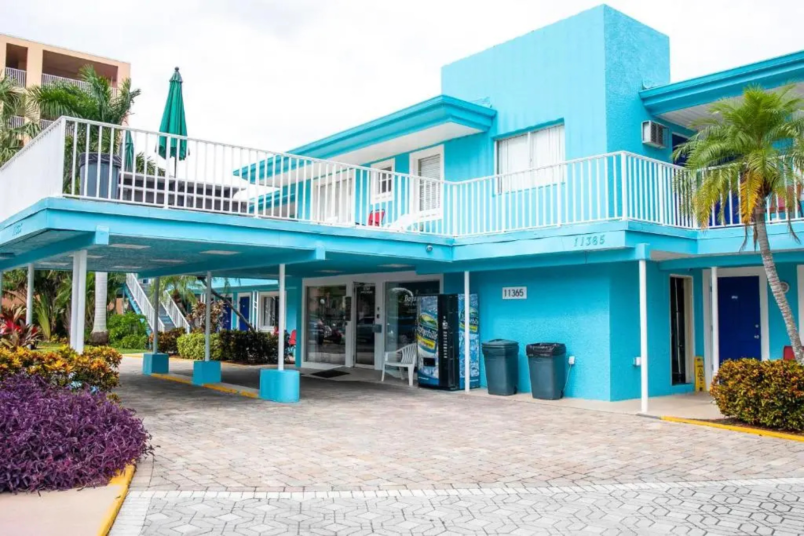 The Bayside Inn & Marina