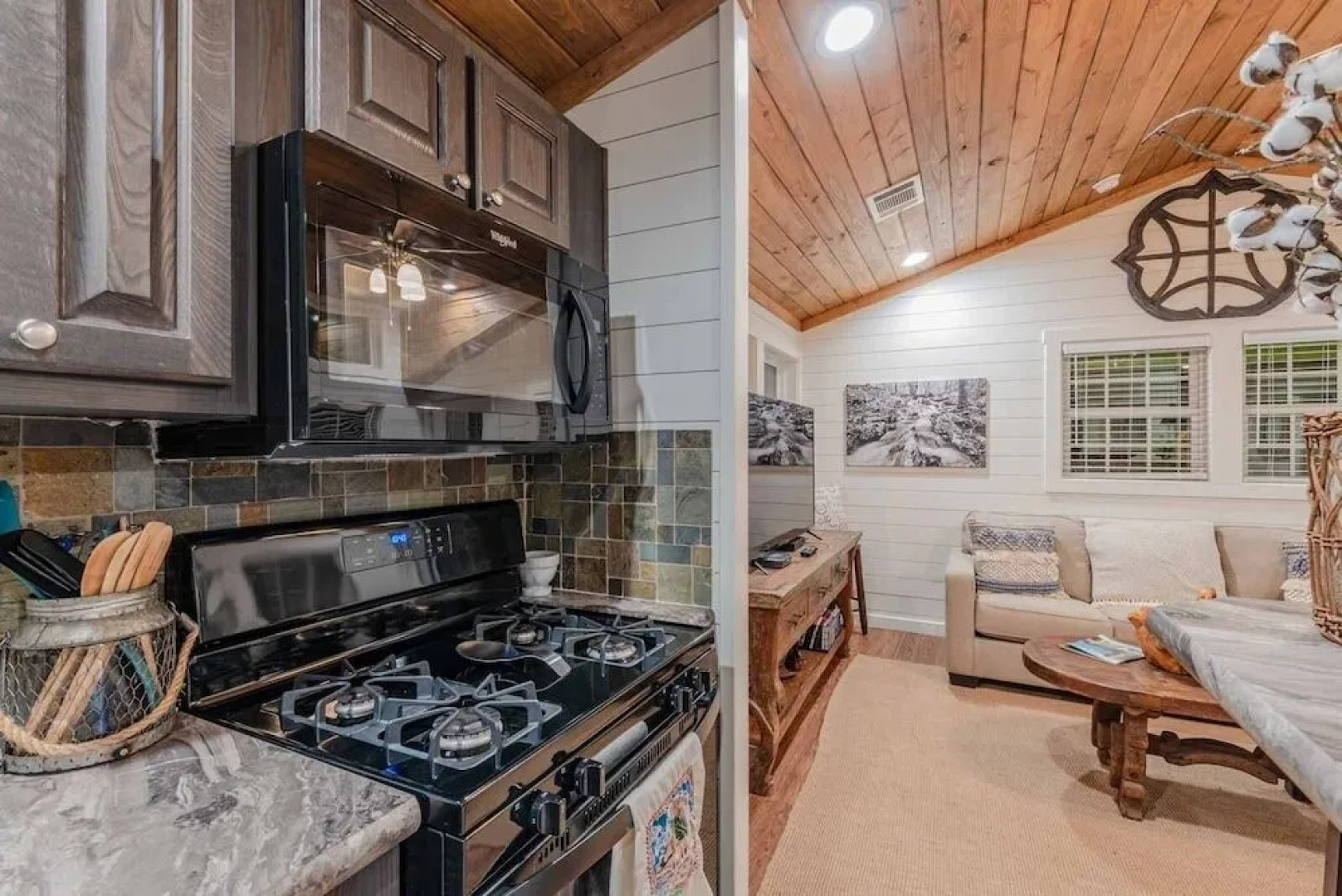 Magnolia Gem With Private Grill and Free Wifi by Redawning