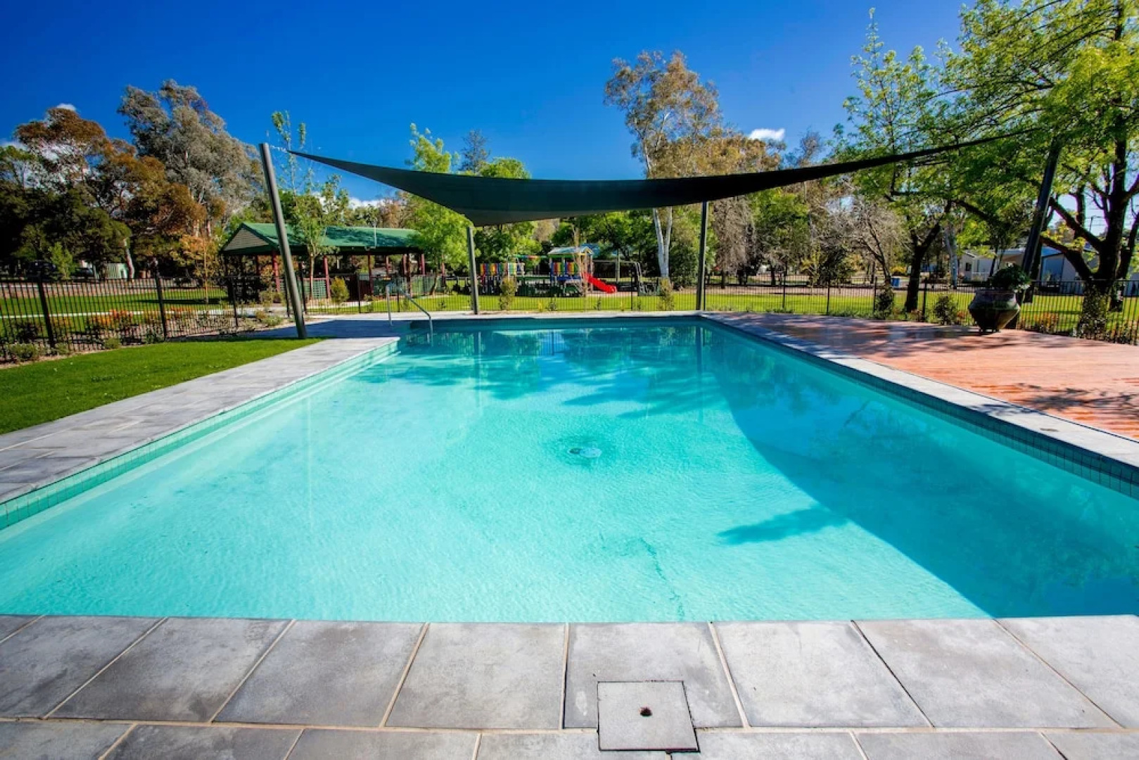 Albury Gardens Tourist Park