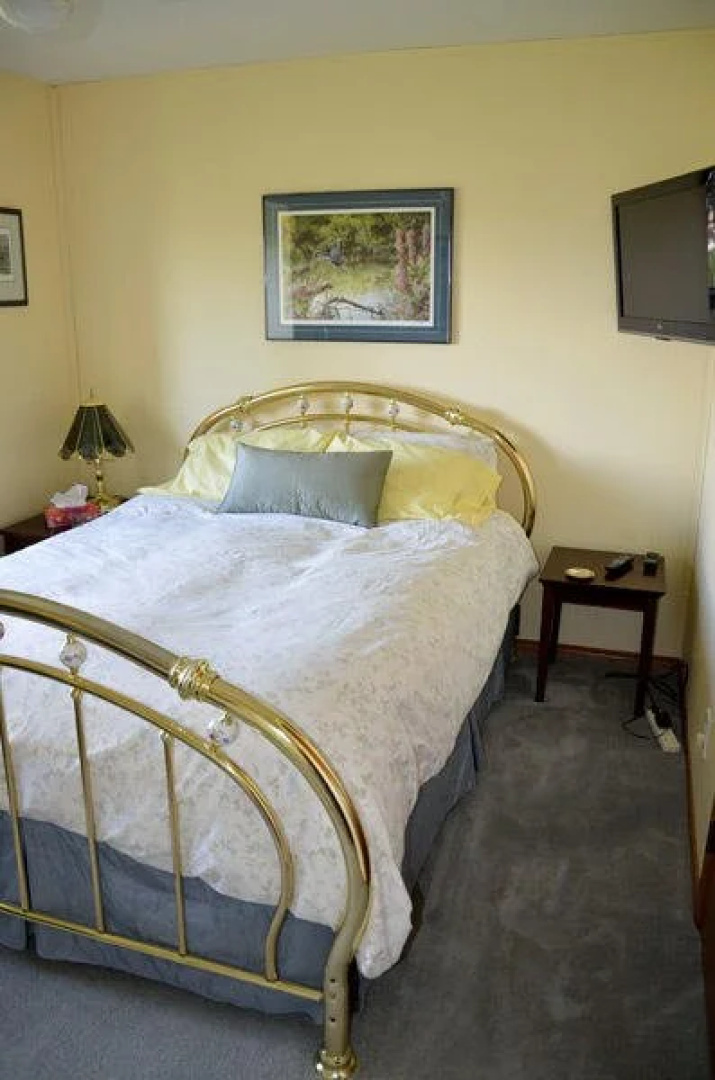 Gemstone Guest House and B&B