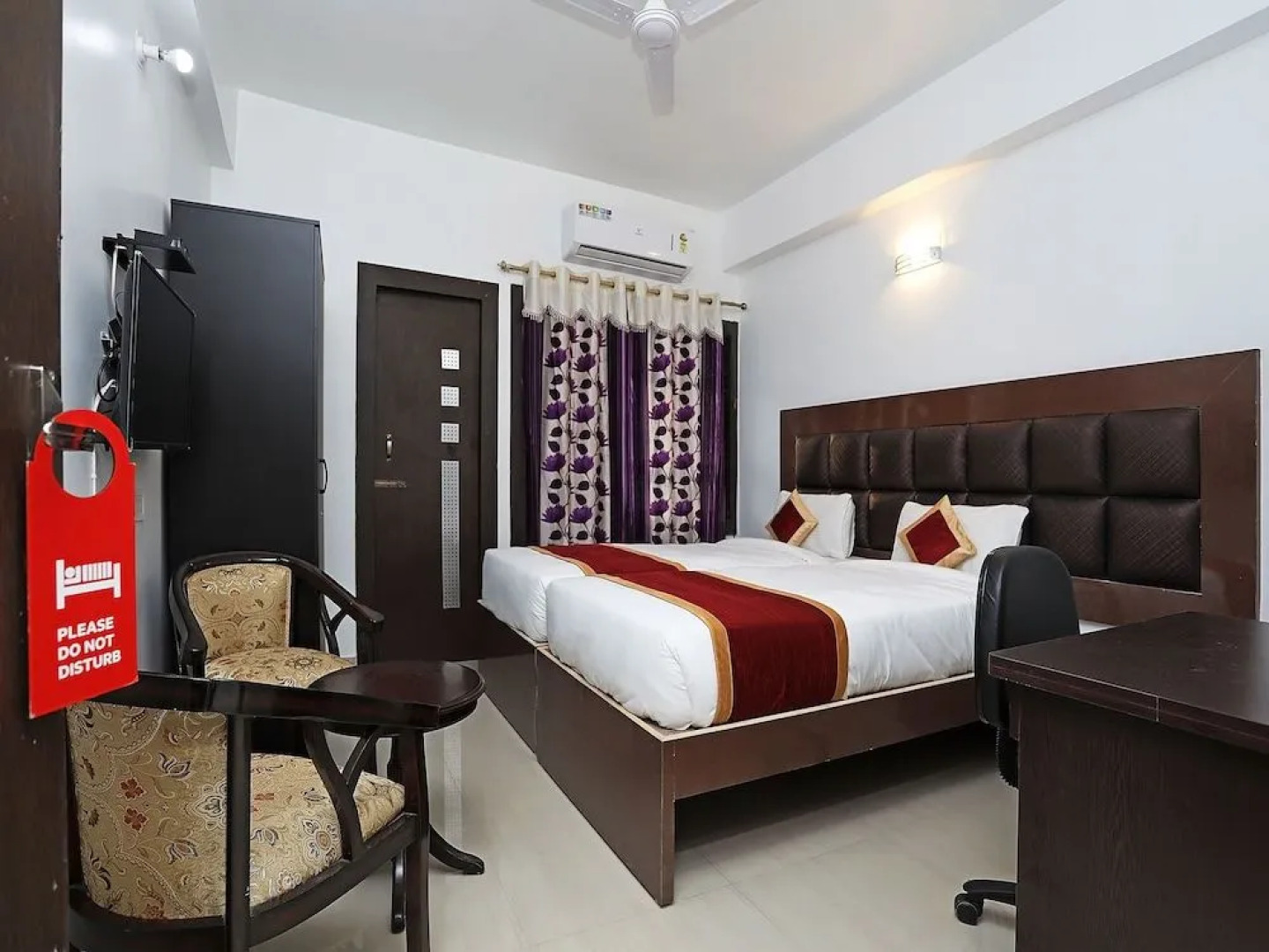 OYO 9675 Hotel Galaxy