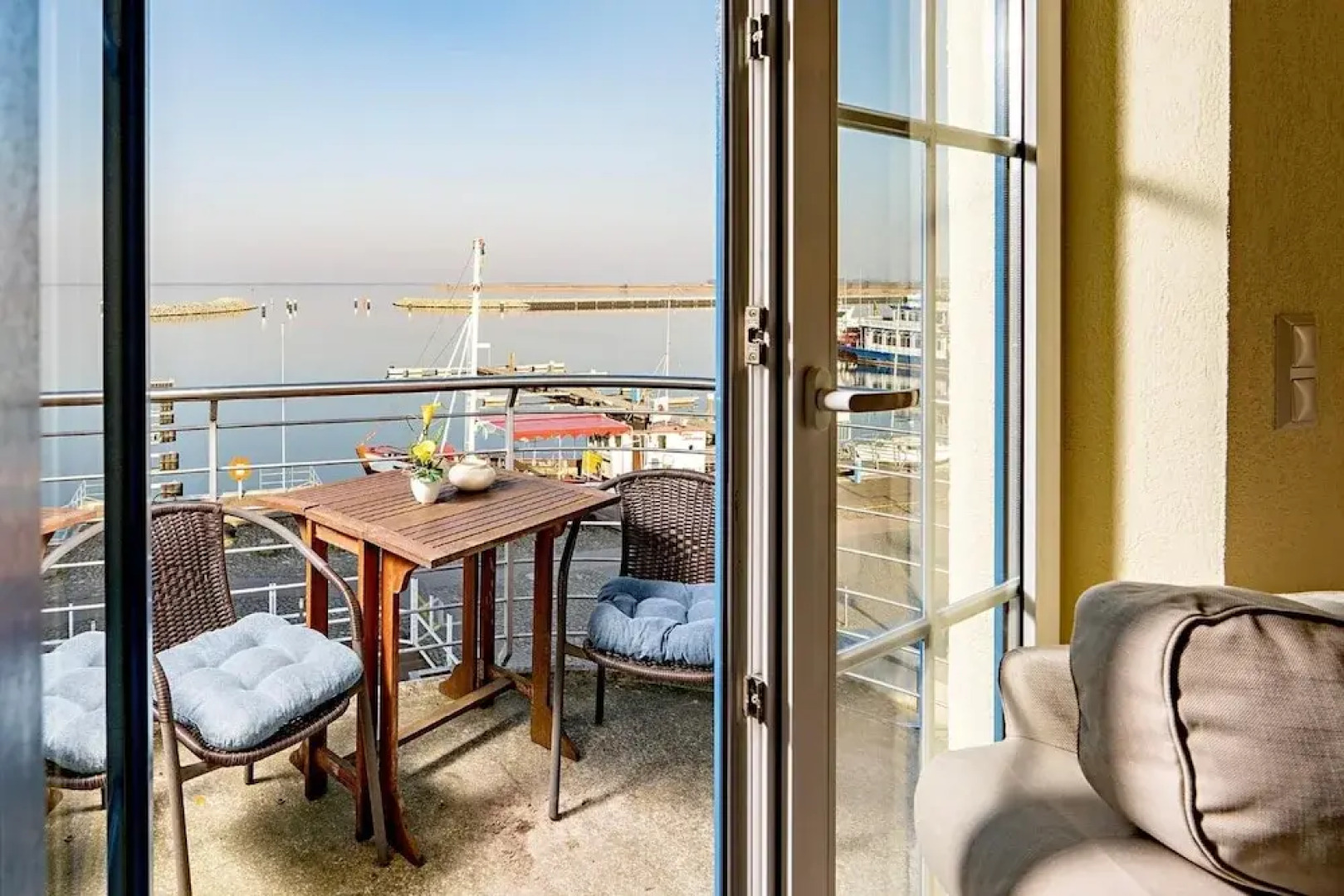 Sur la Mer - Pension & Restaurant