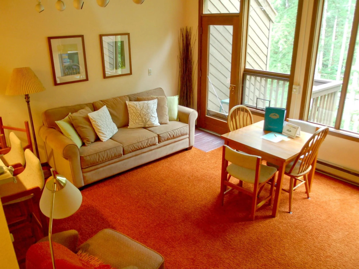 85SW Deluxe Family Condo w/ Balcony