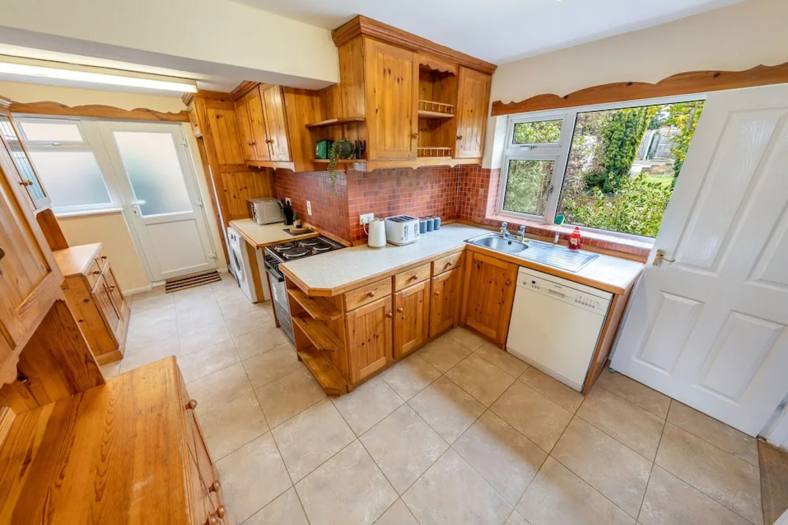 Pierocks Carver Entire House, Free Parking and Wi-fi in High Wycombe