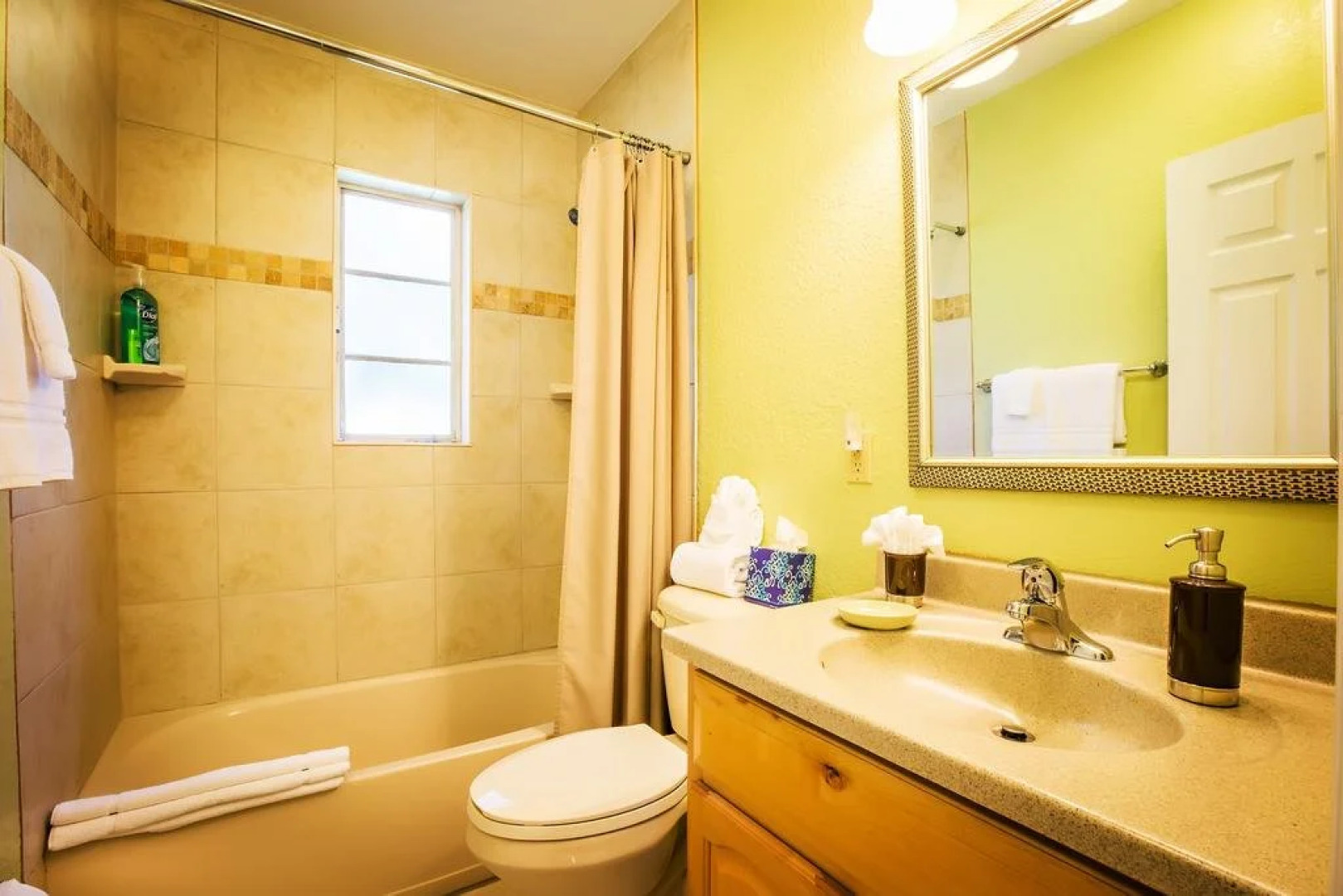 Mar Bay Motel &Suites