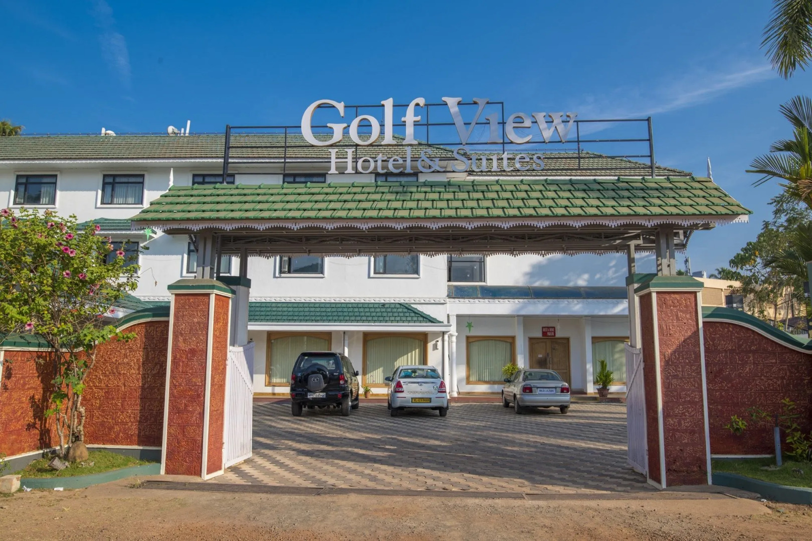 Golf View Hotel & Suites