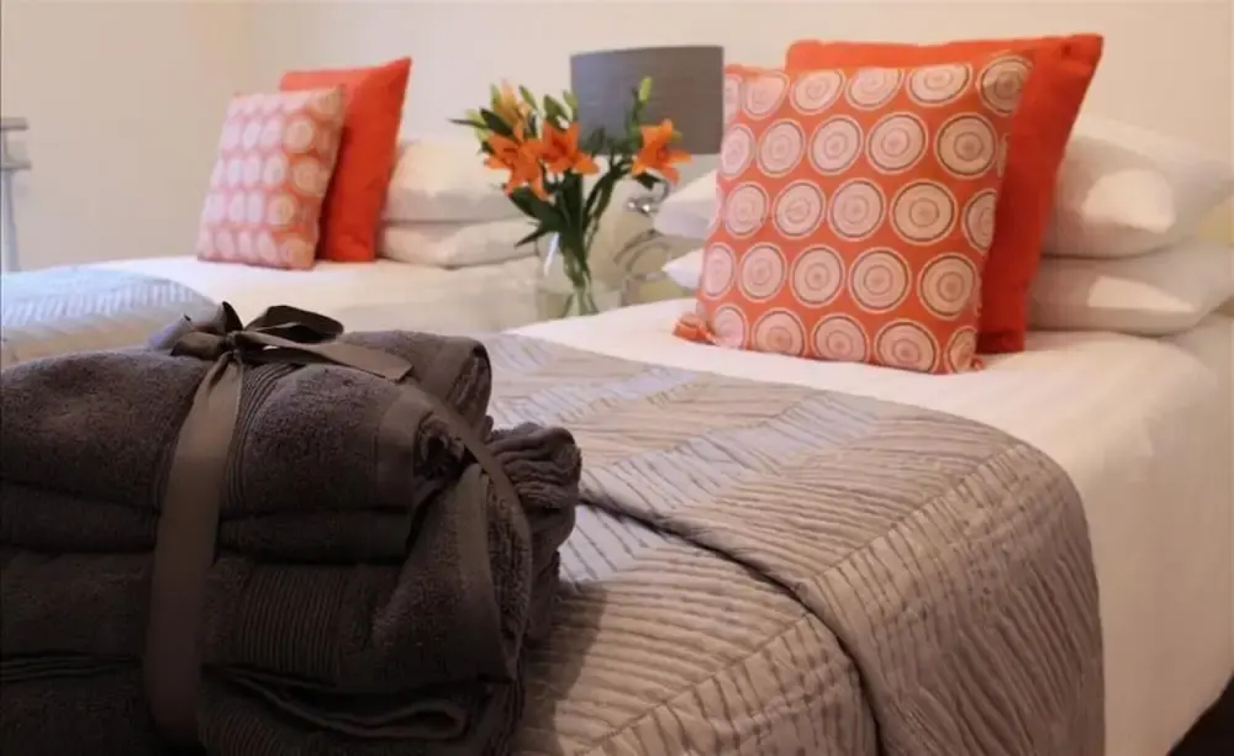 The Glyndwr - Berwyn House - Central Wrexham - Sleeps Up To 6