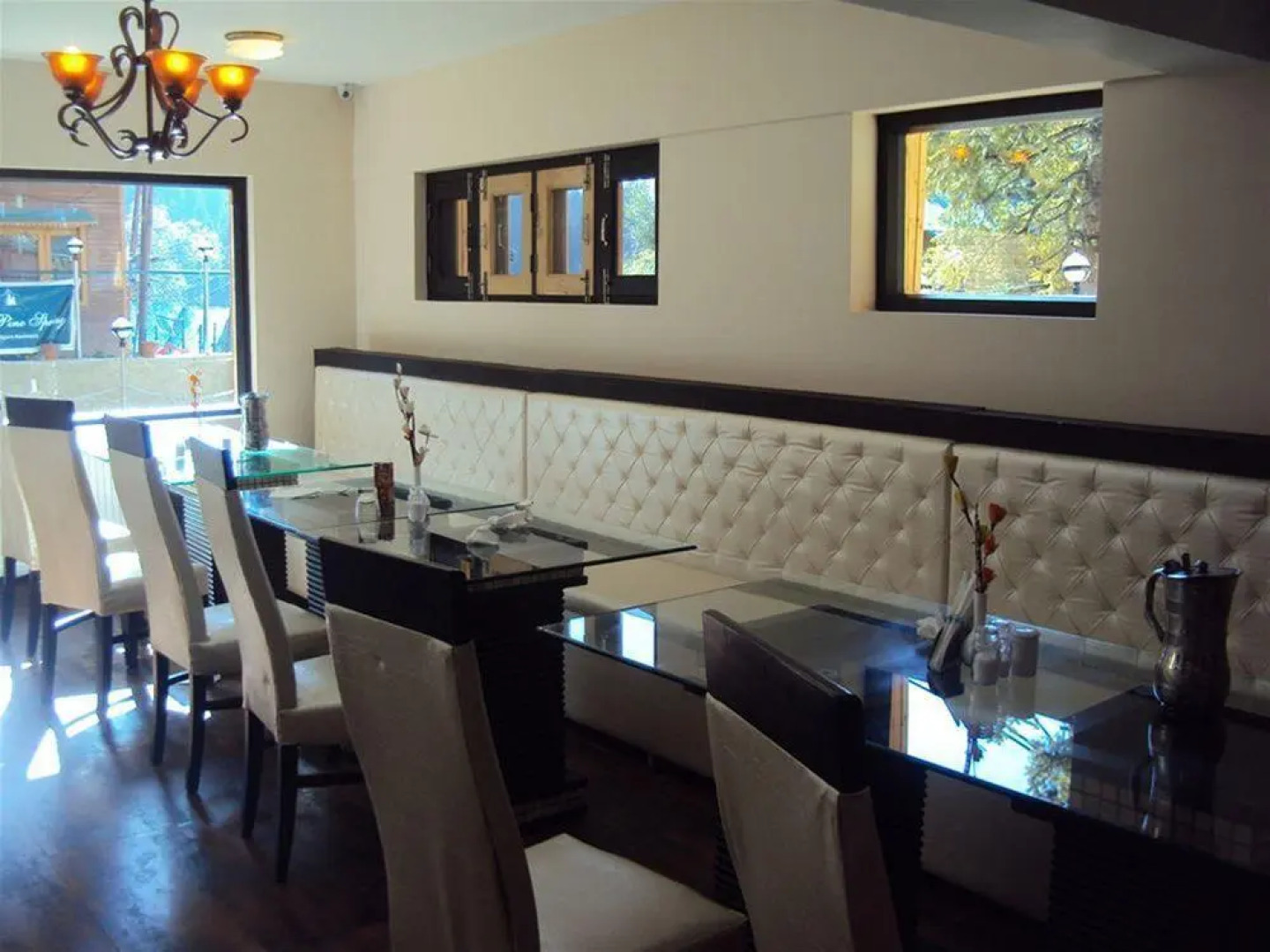 Hotel Pine Spring Gulmarg