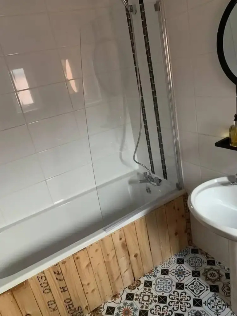 Ebor Cosy Homli Parking Wifi Smart