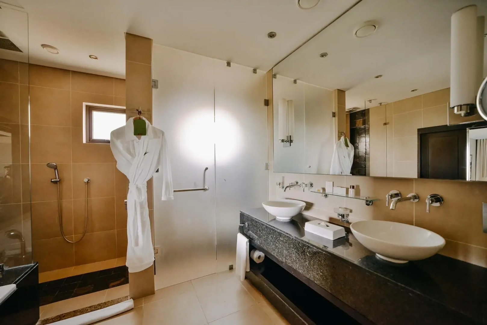 The Bay Club at Anahita