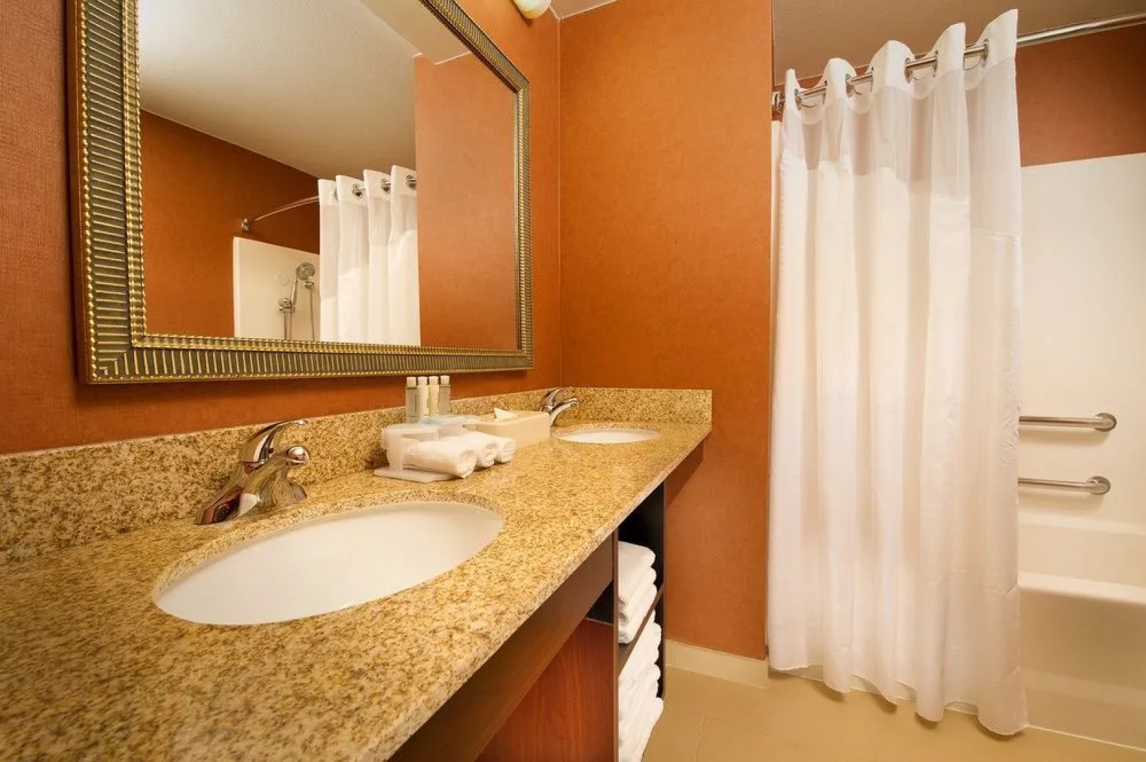 Holiday Inn Express Hotel & Suites Manassas