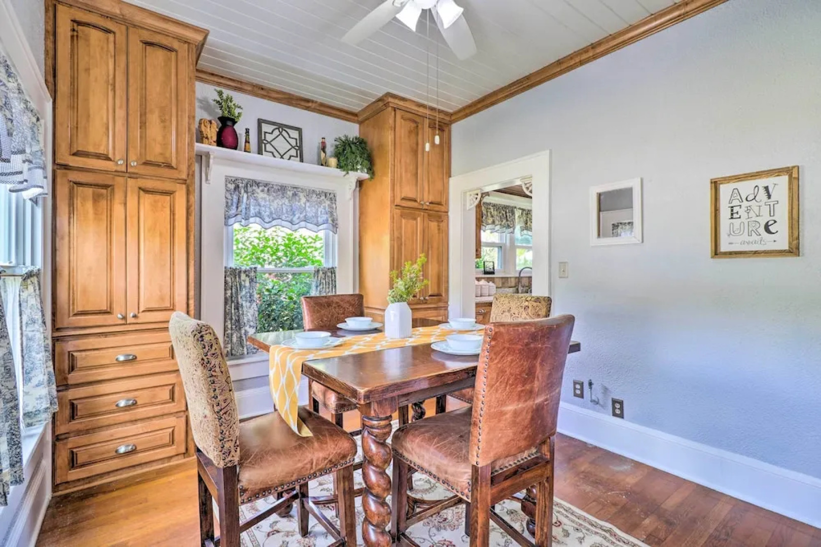 1920s Corsicana Home - Spacious Group Getaway!