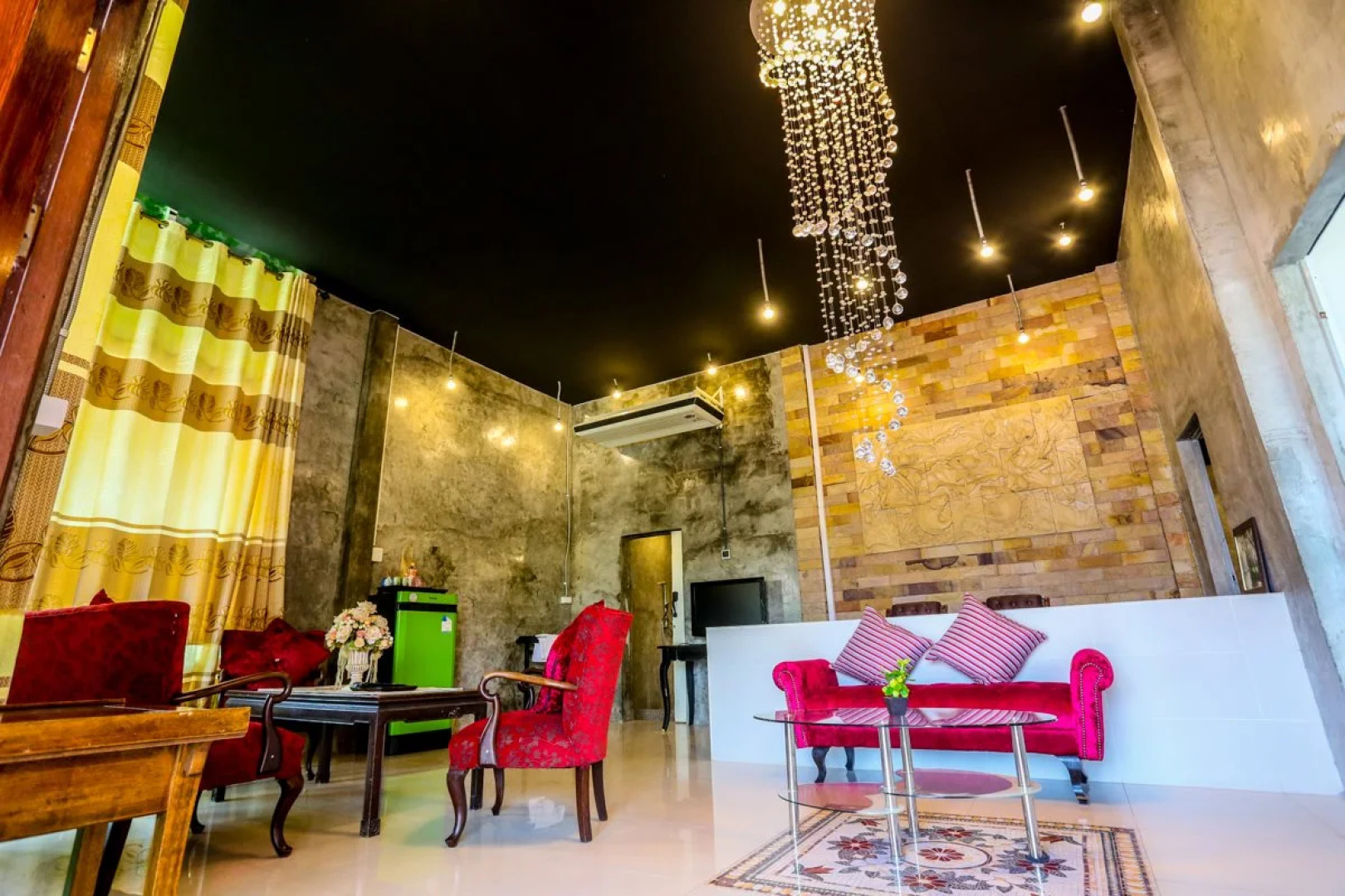 Phalaburi Resort by dreamhouse