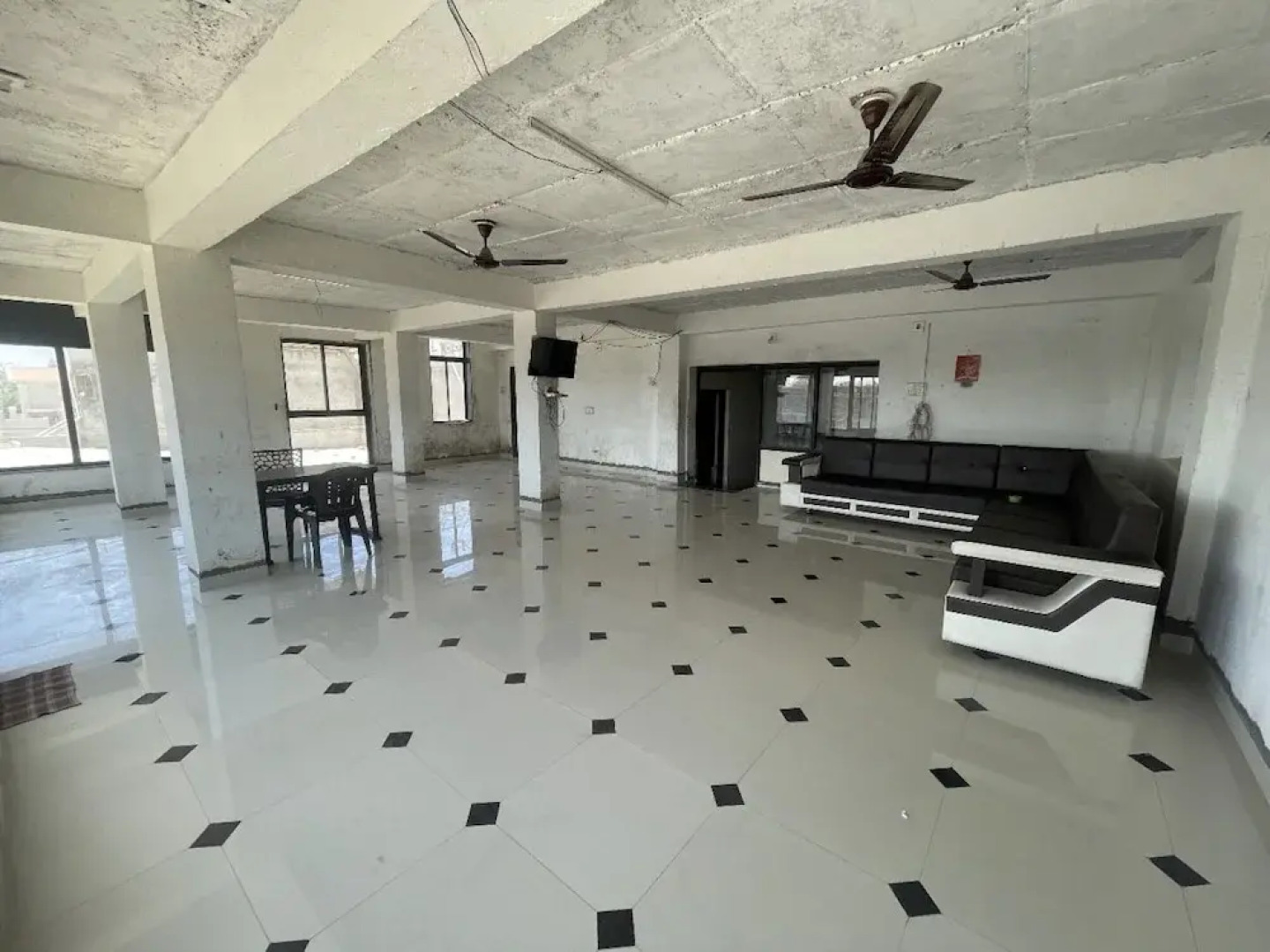 Goroomgo Narayan Executive Gujrat