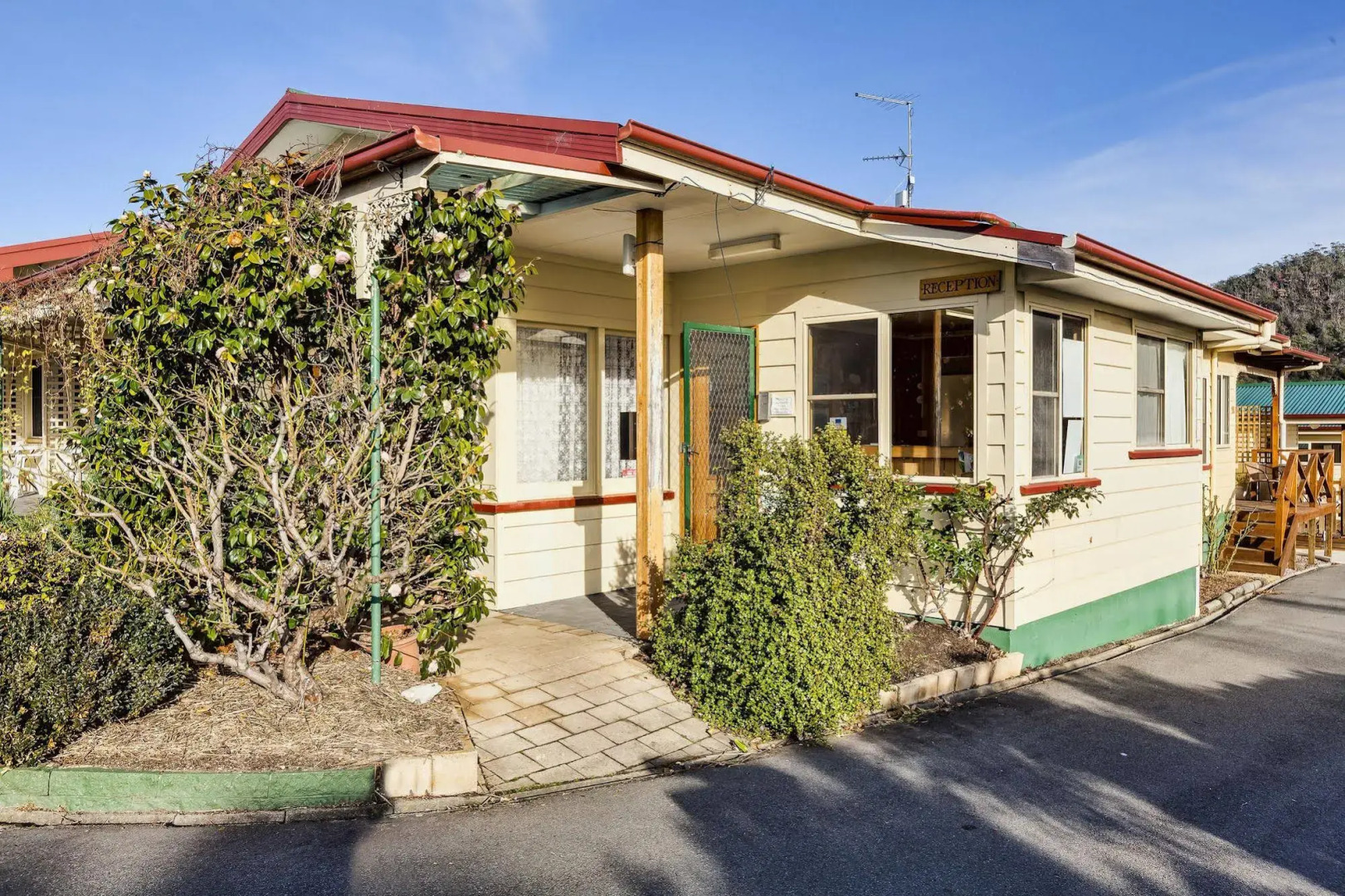 Wintersun Gardens Motel