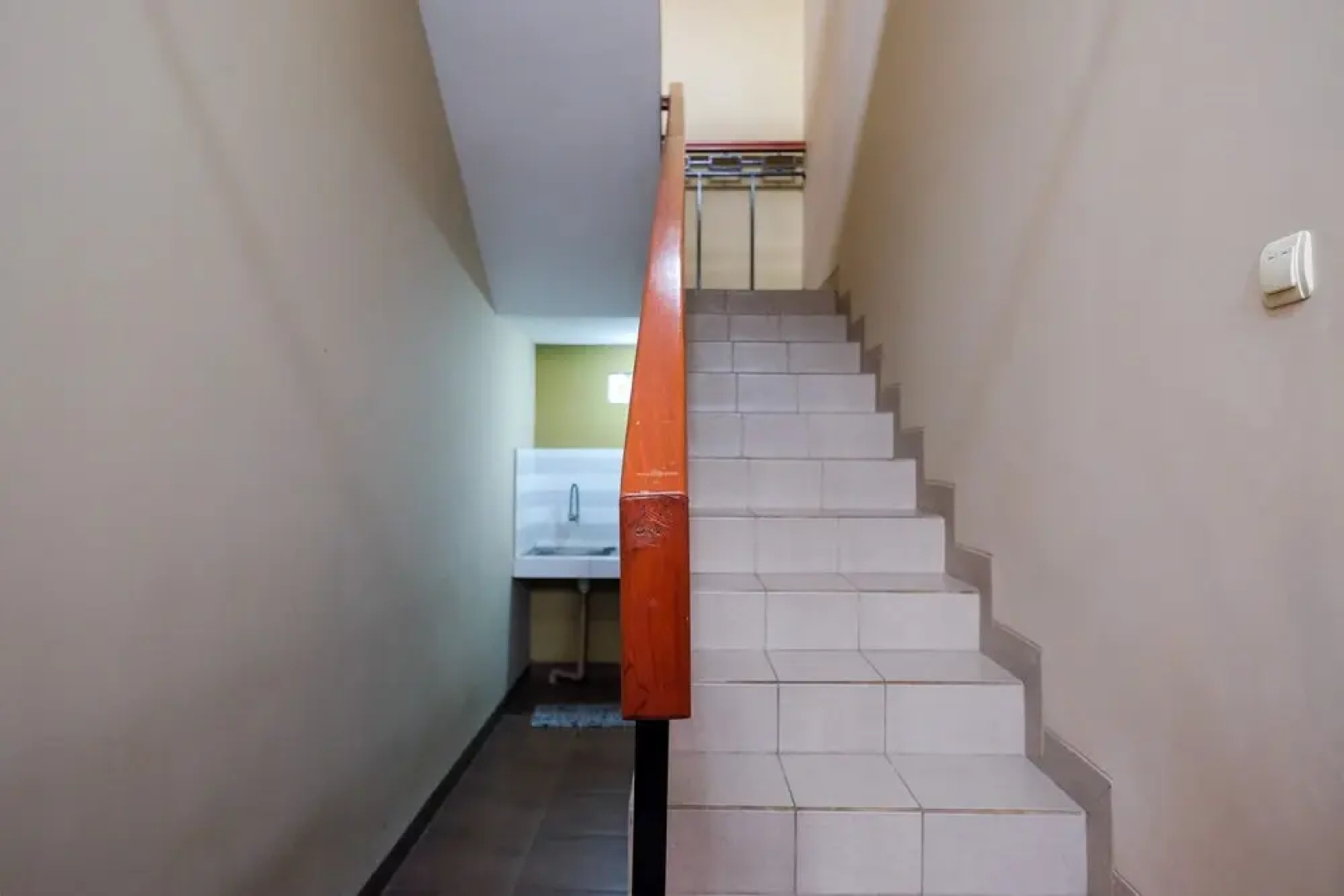 RedDoorz Syariah near Perempatan Kartasura