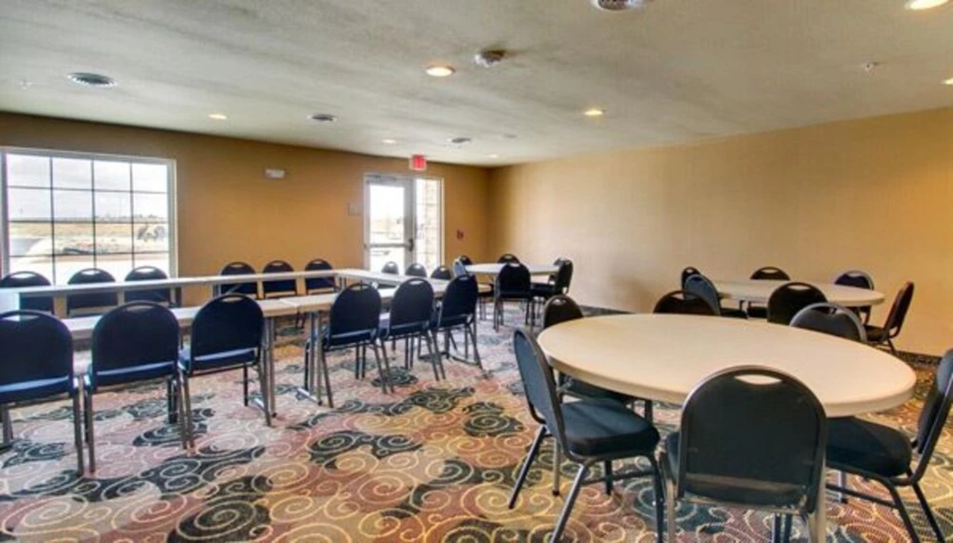 Cobblestone Hotel & Suites - Pecos