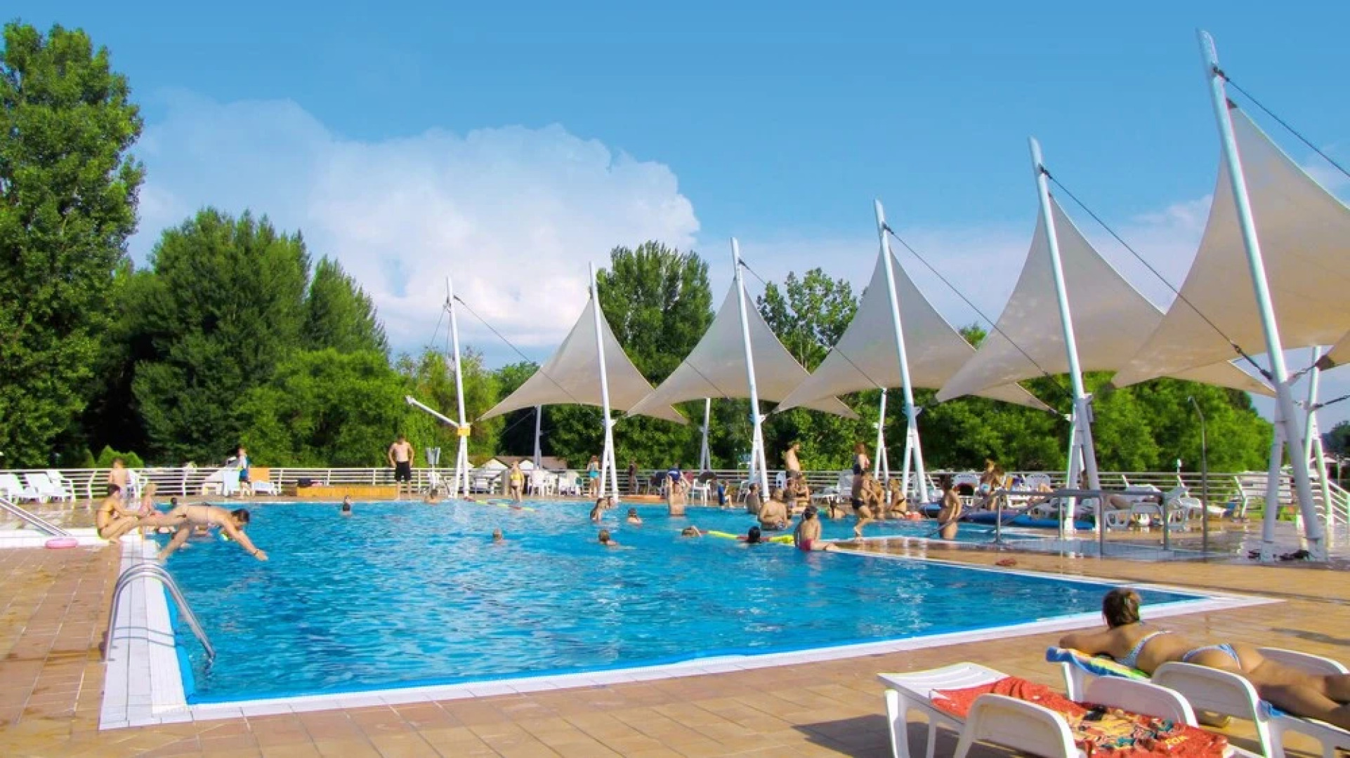 Happy Camp mobile homes in Füred Camping