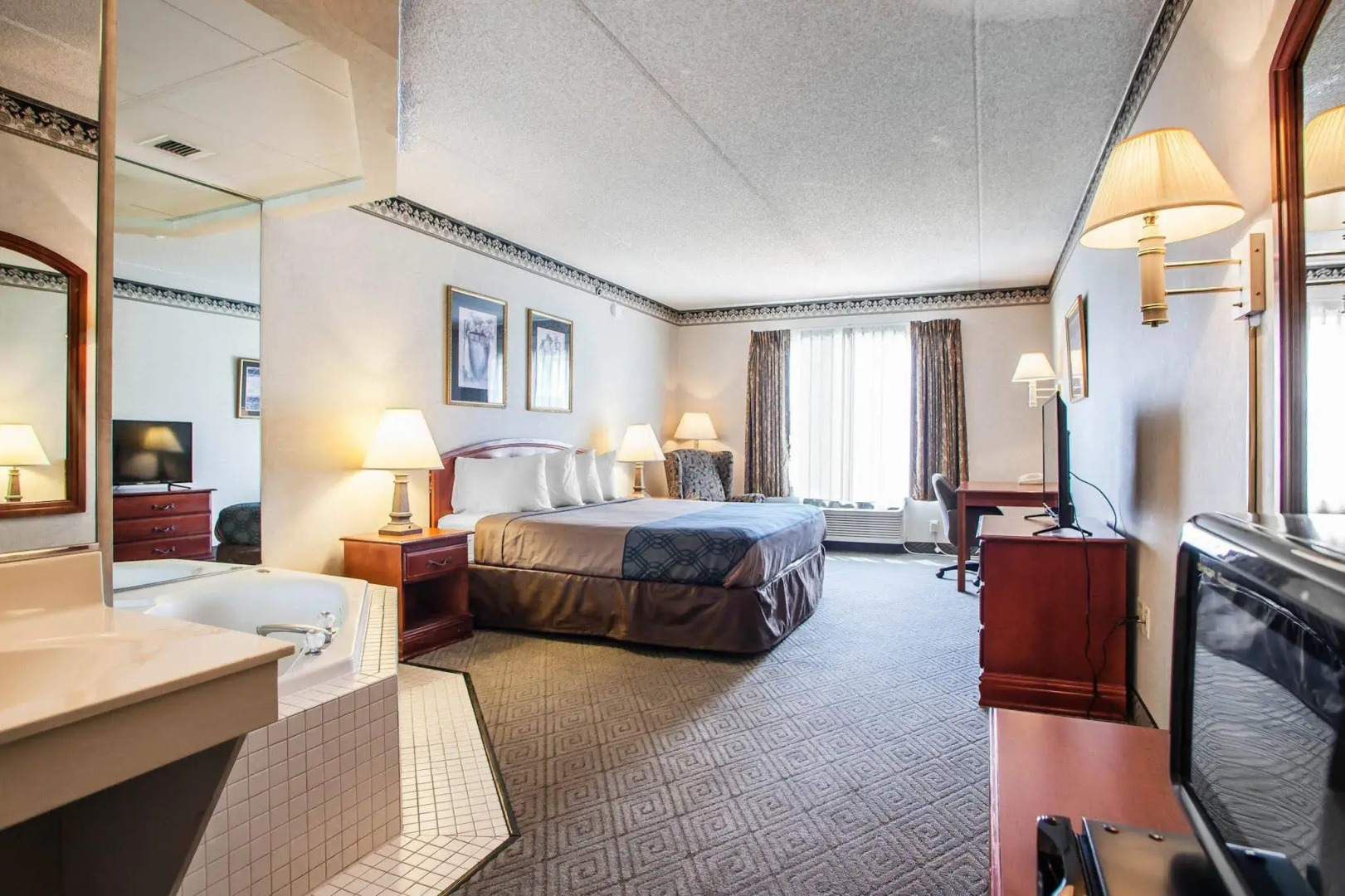 Rodeway Inn & Suites Milwaukee Airport