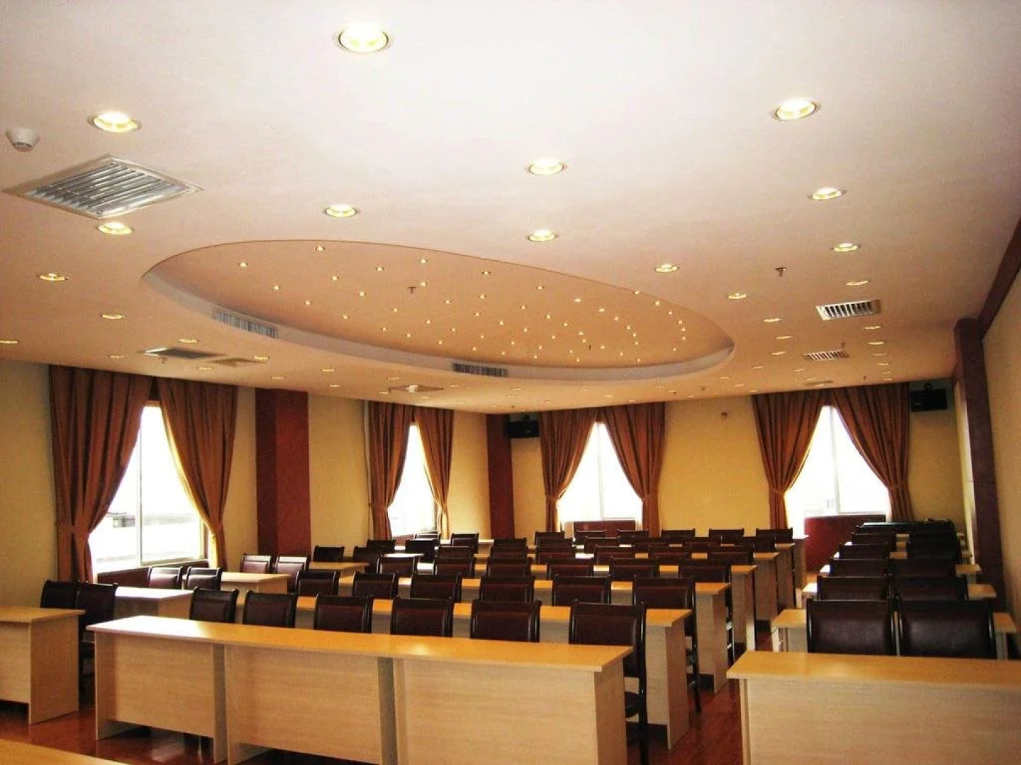 Jiujiang Huaqi Holiday Hotel