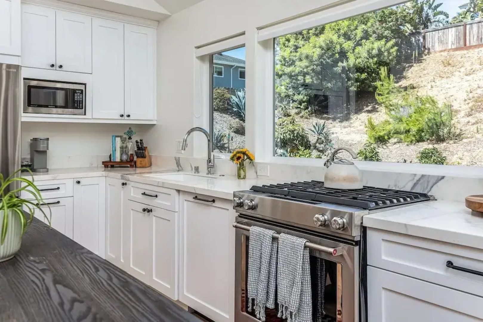 727 Sonrisa St 1 Bedroom Home by RedAwning