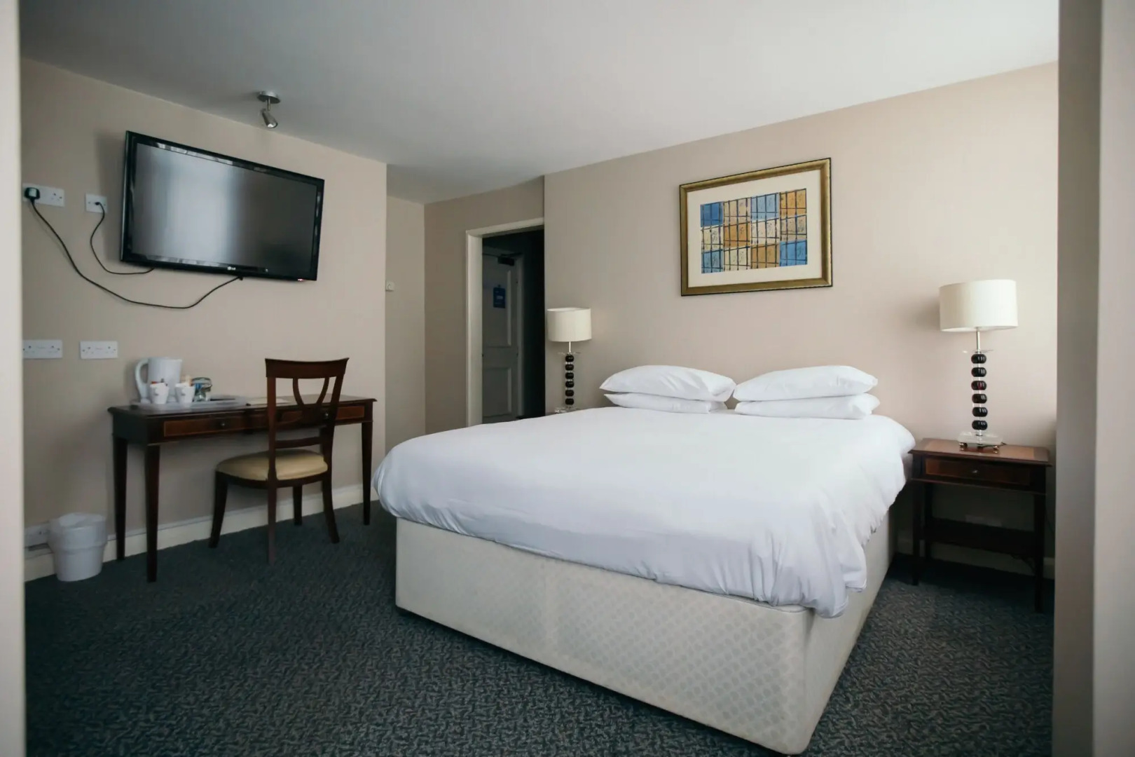 Royal Hotel, Bar & Grill