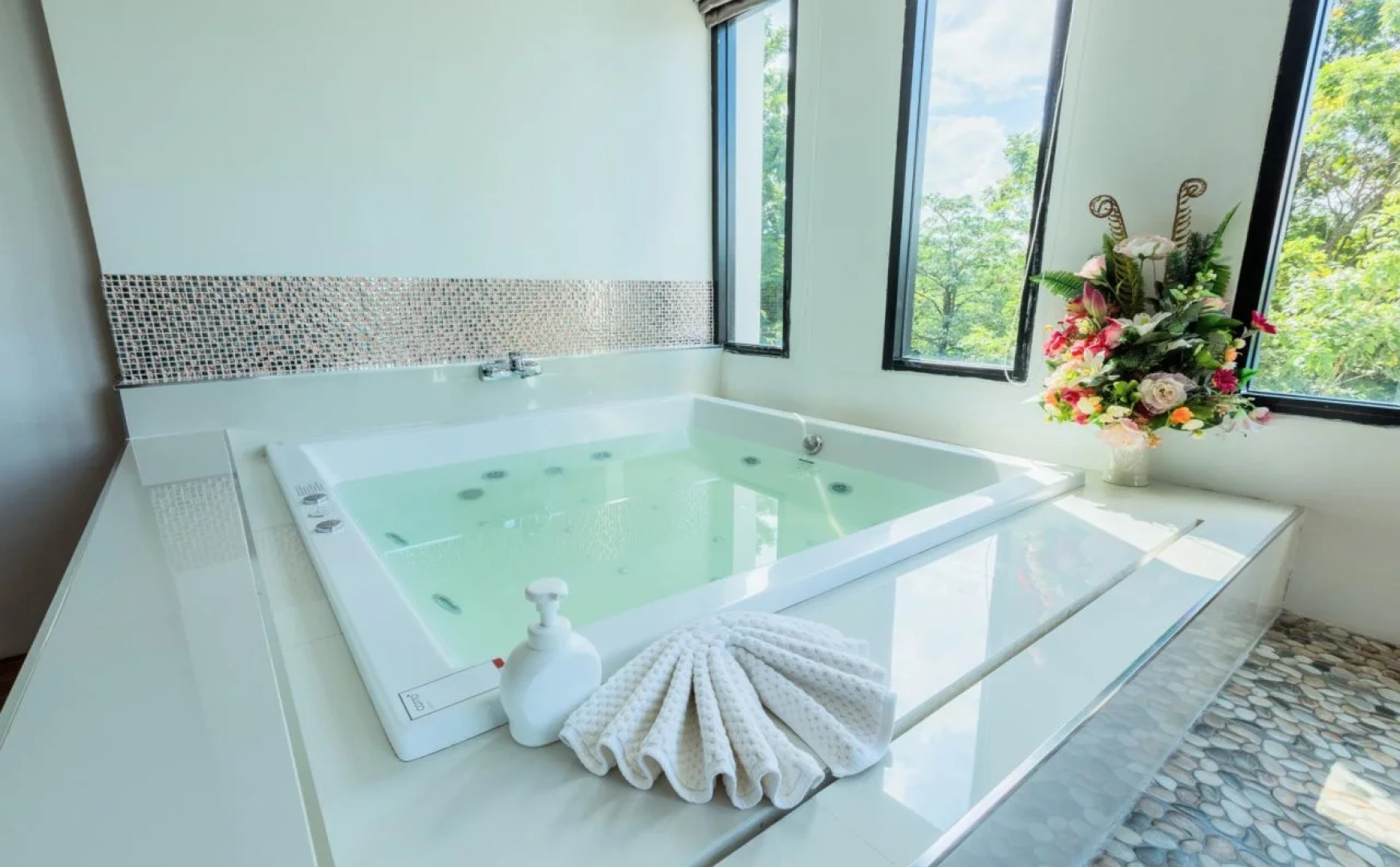 The Rich Hotel Ubonrachatani