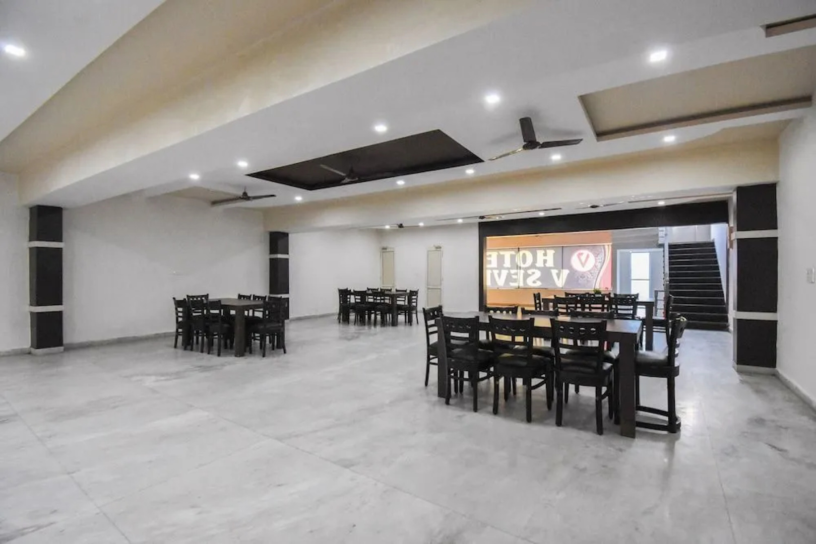 Oyo 48899 Hotel V Seven