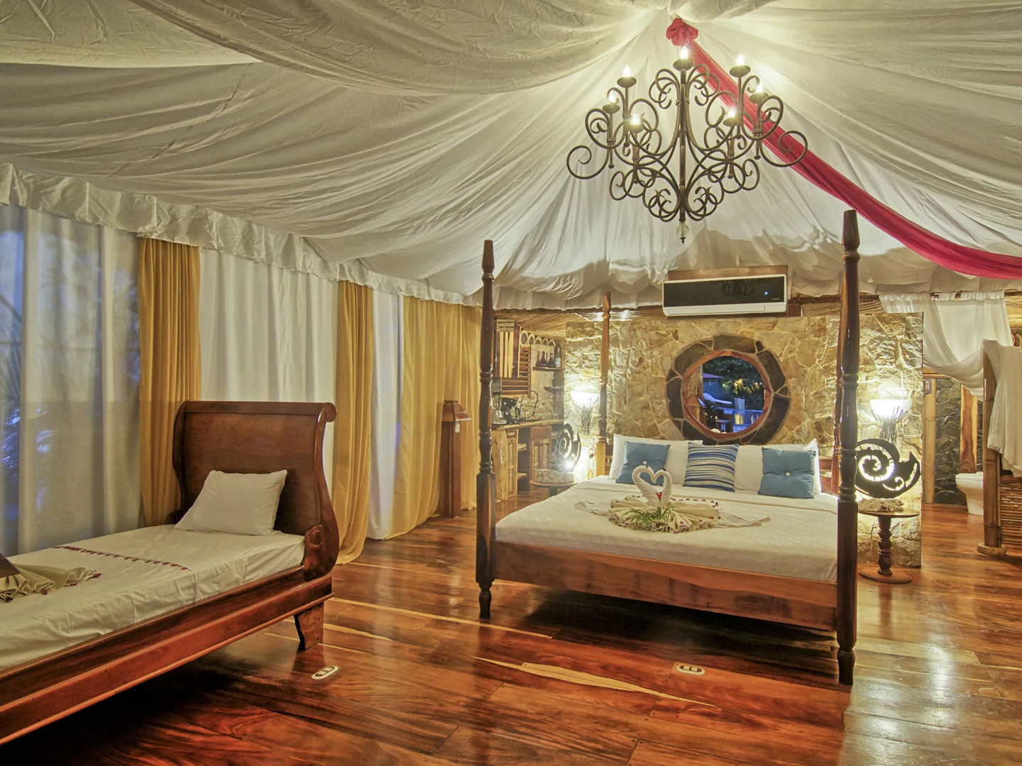 Ocho Artisan Bungalows - Adults only