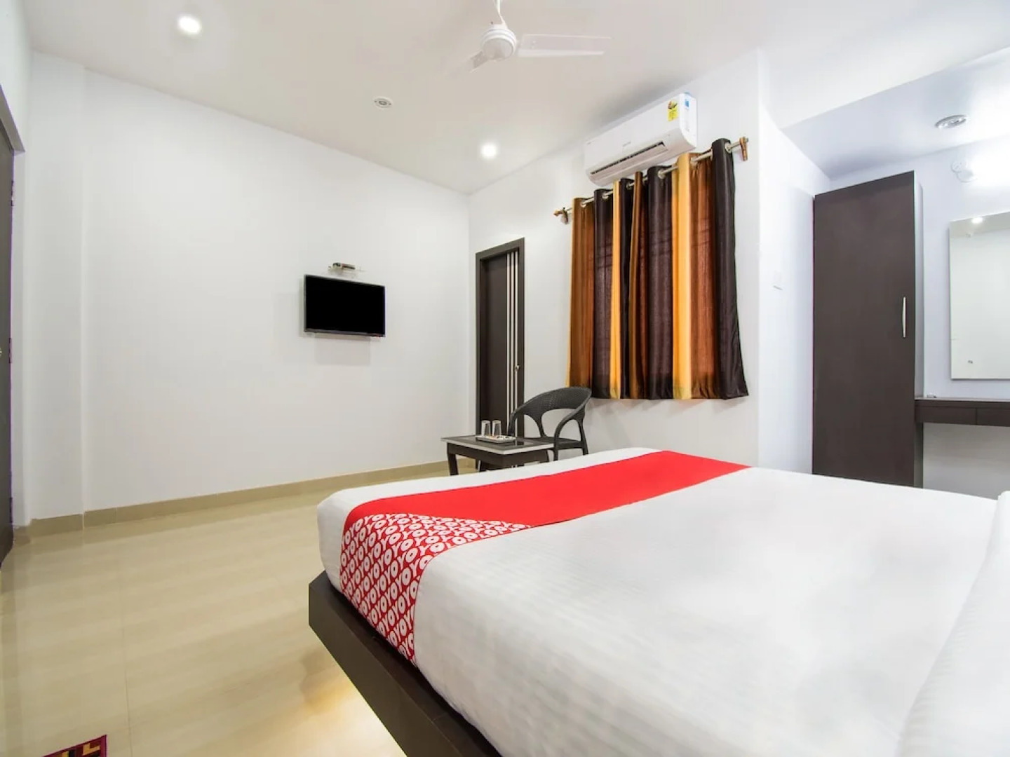 OYO 26974 Hotel S G International