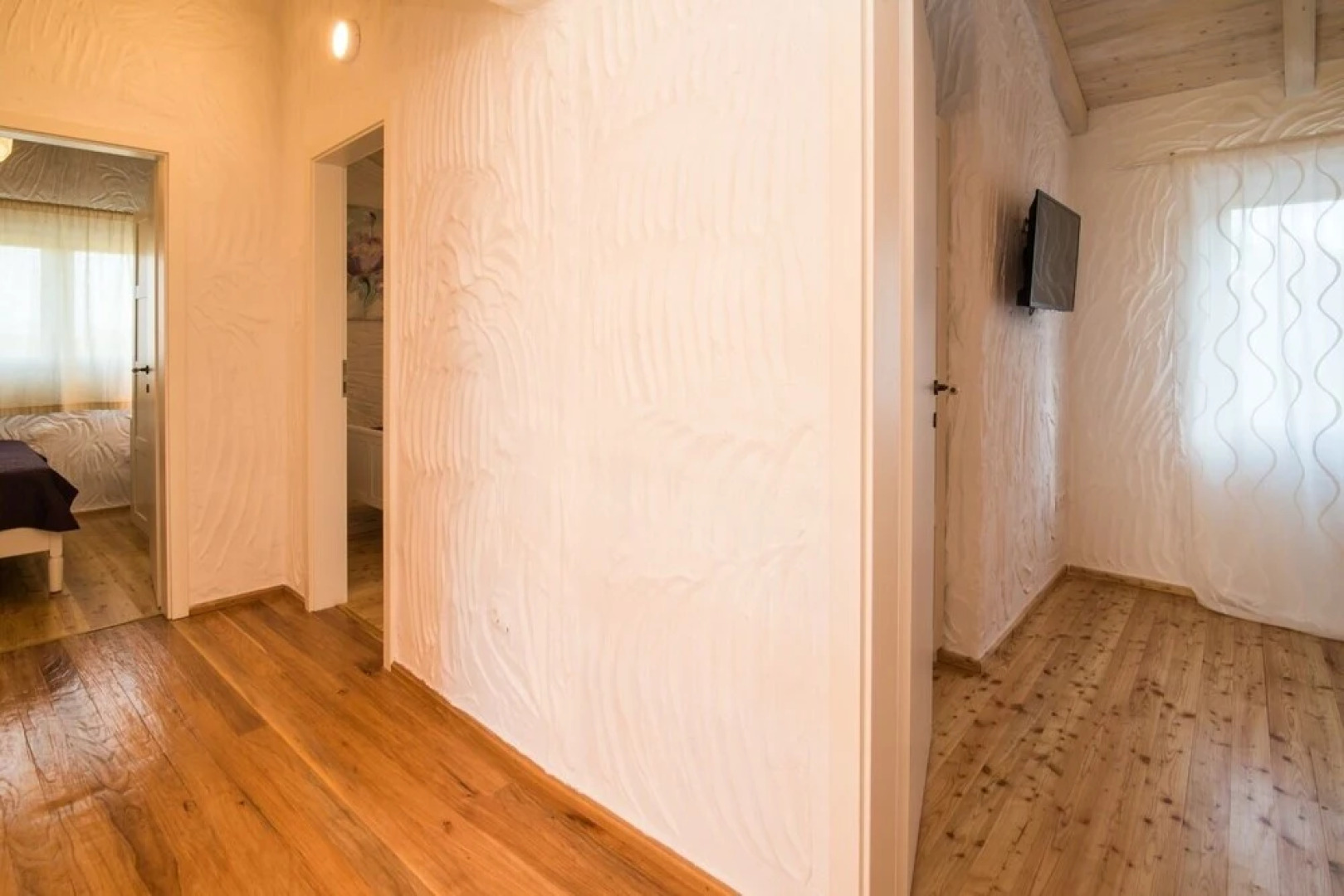 Mari - With Pool - H