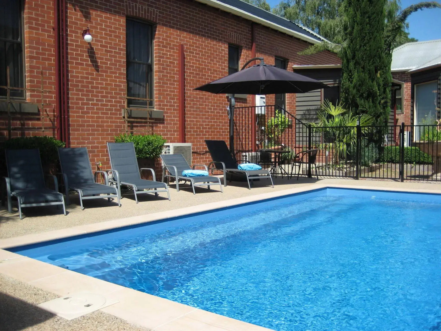 Finches of Beechworth