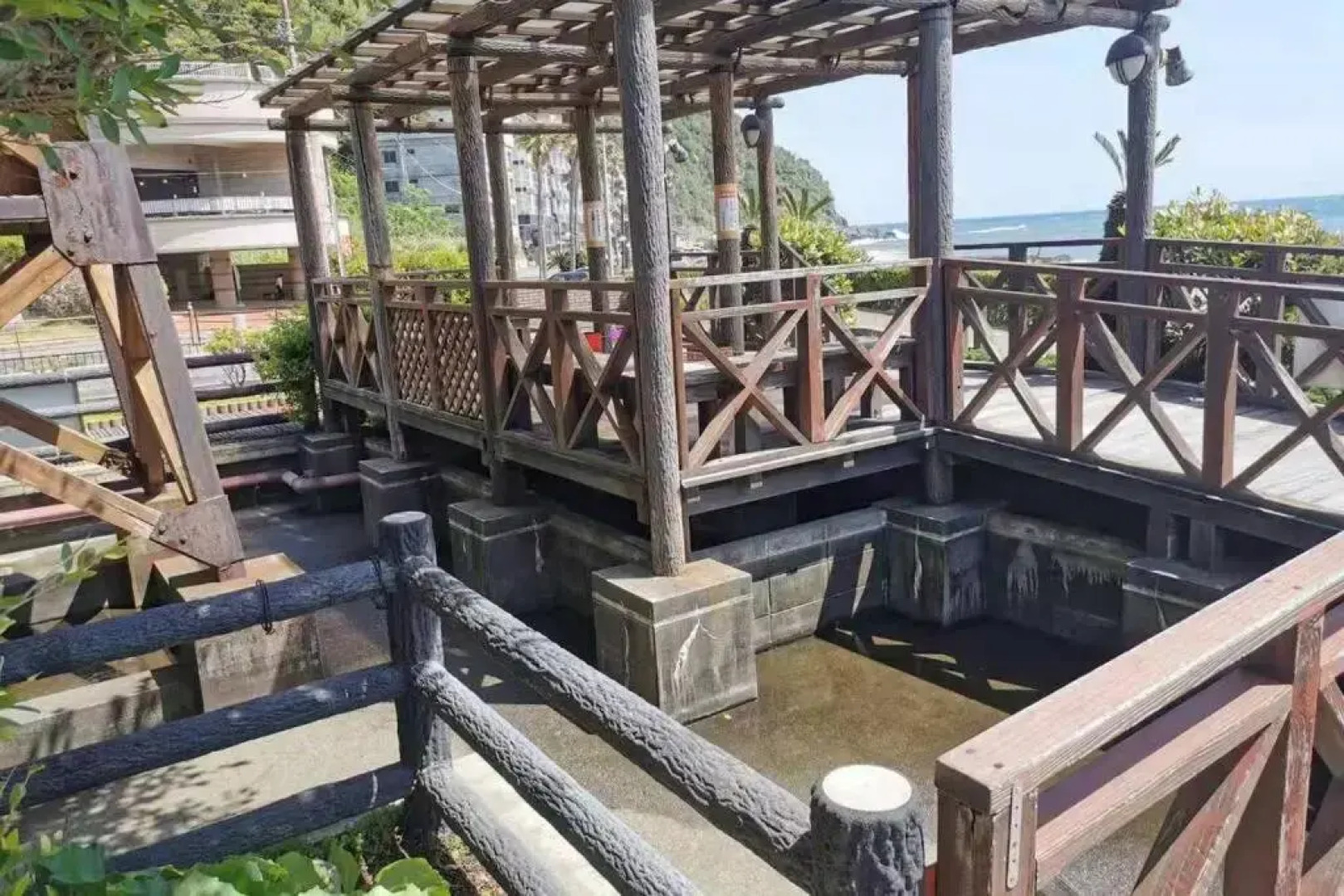 桜薫 熱川駅まで280メートル海水浴場まで500メートル