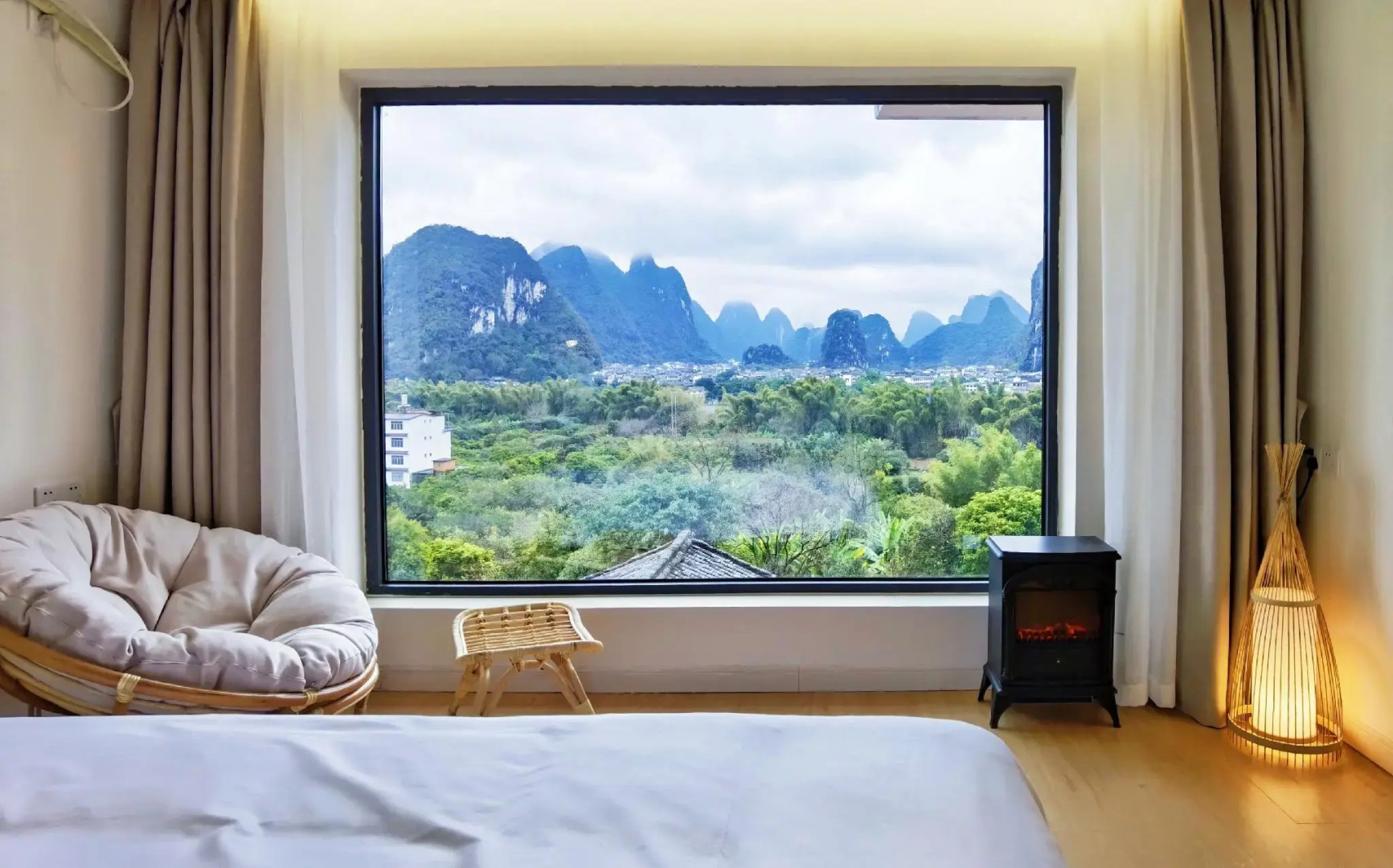 Riverside Retreat Hotel