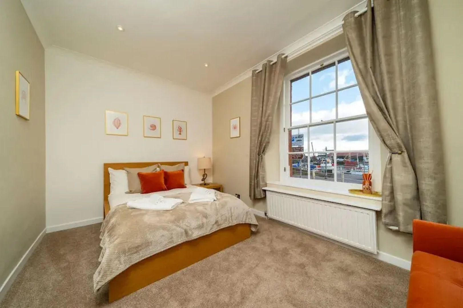 One Shore - Stylish Town House