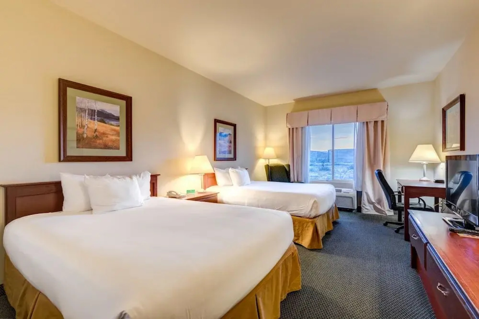 Days Inn & Suites Parachute