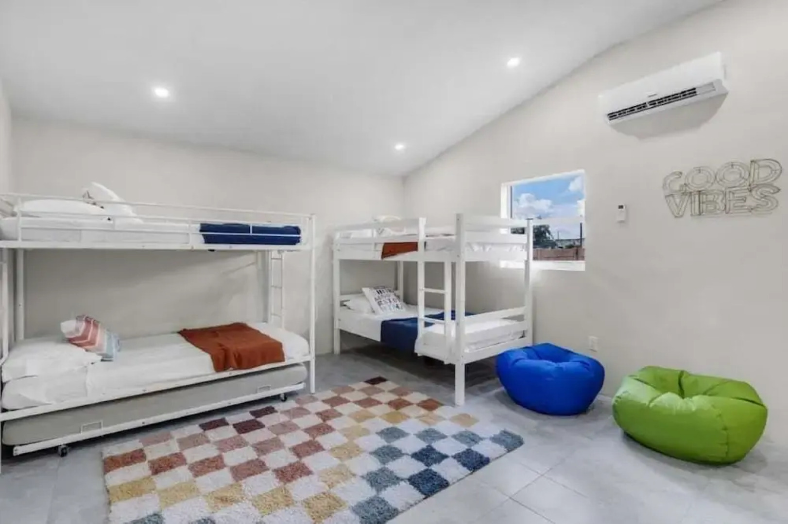 4br Biscayne River Home: Pool & Pickleball Fun 4 Bedroom Home