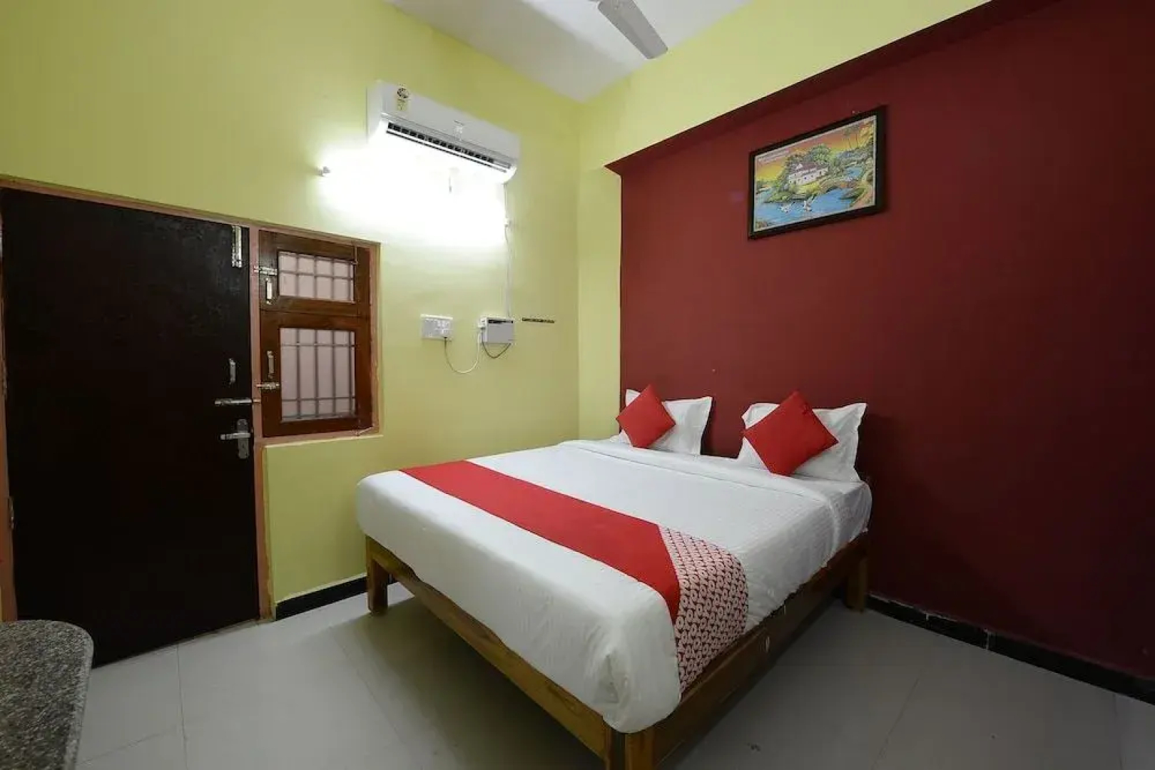 Oyo 29663 Sp Highway Inn