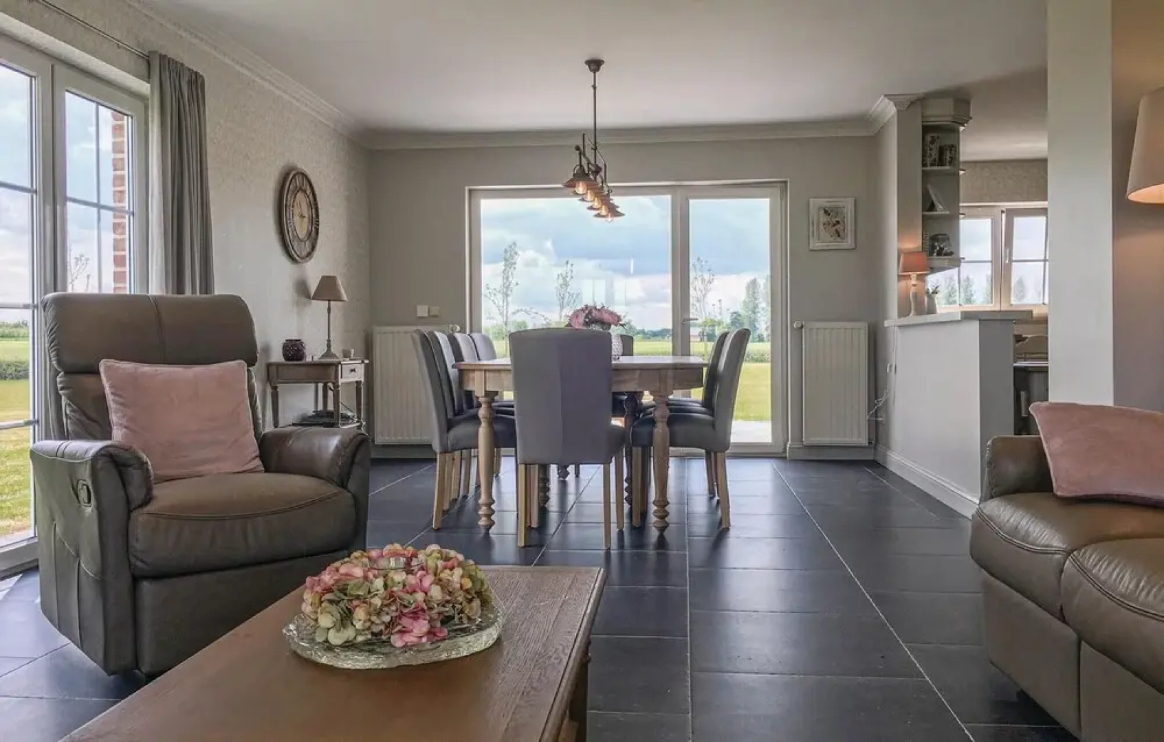 Stunning Home in Wellen With 4 Bedrooms and Wifi